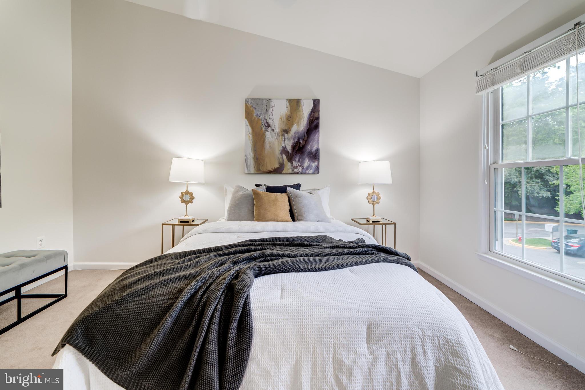 HUNTERS SQUARE - Residential