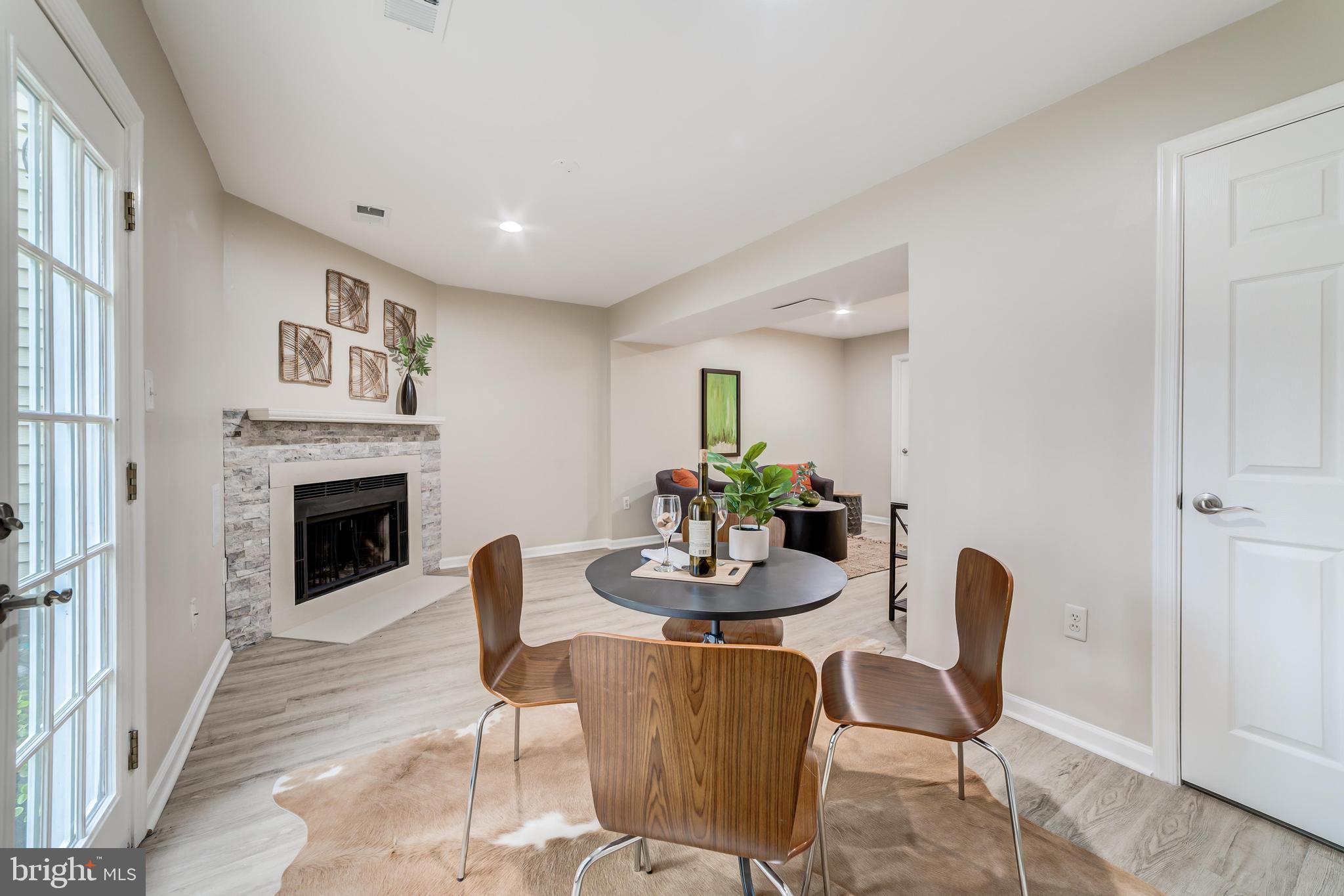 HUNTERS SQUARE - Residential