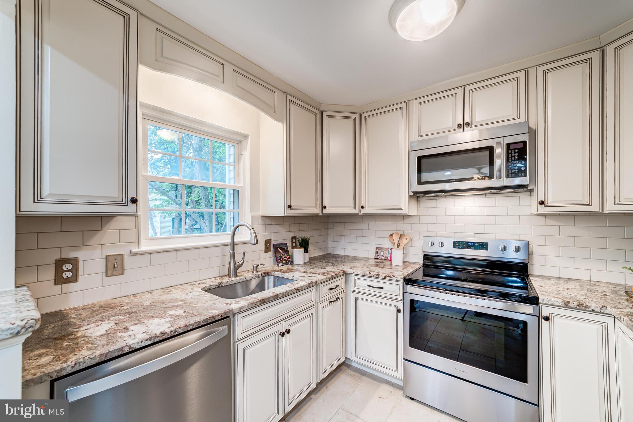 HUNTERS SQUARE - Residential