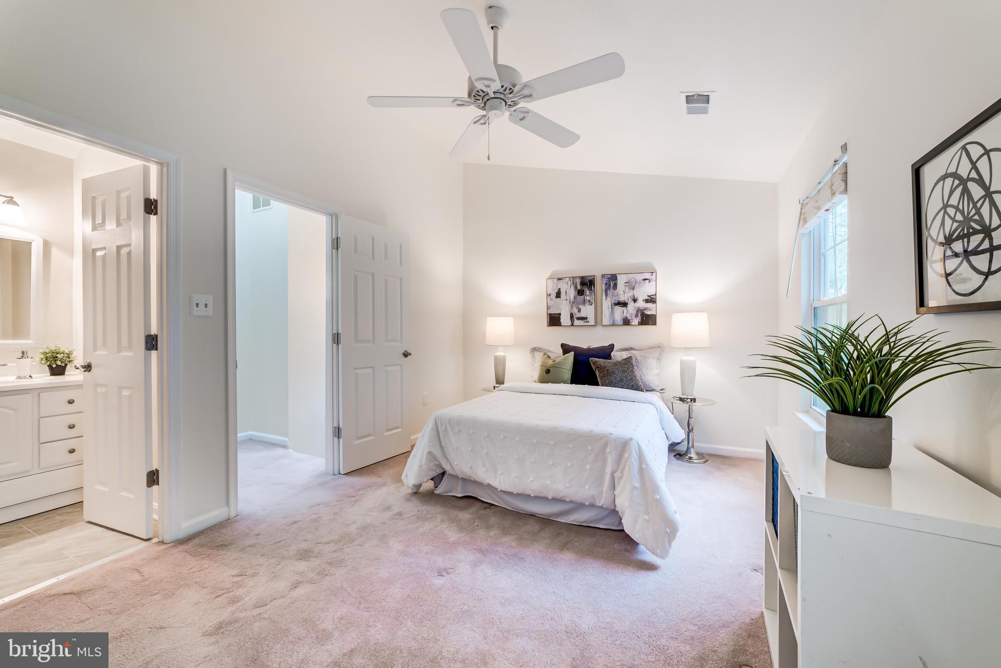 HUNTERS SQUARE - Residential