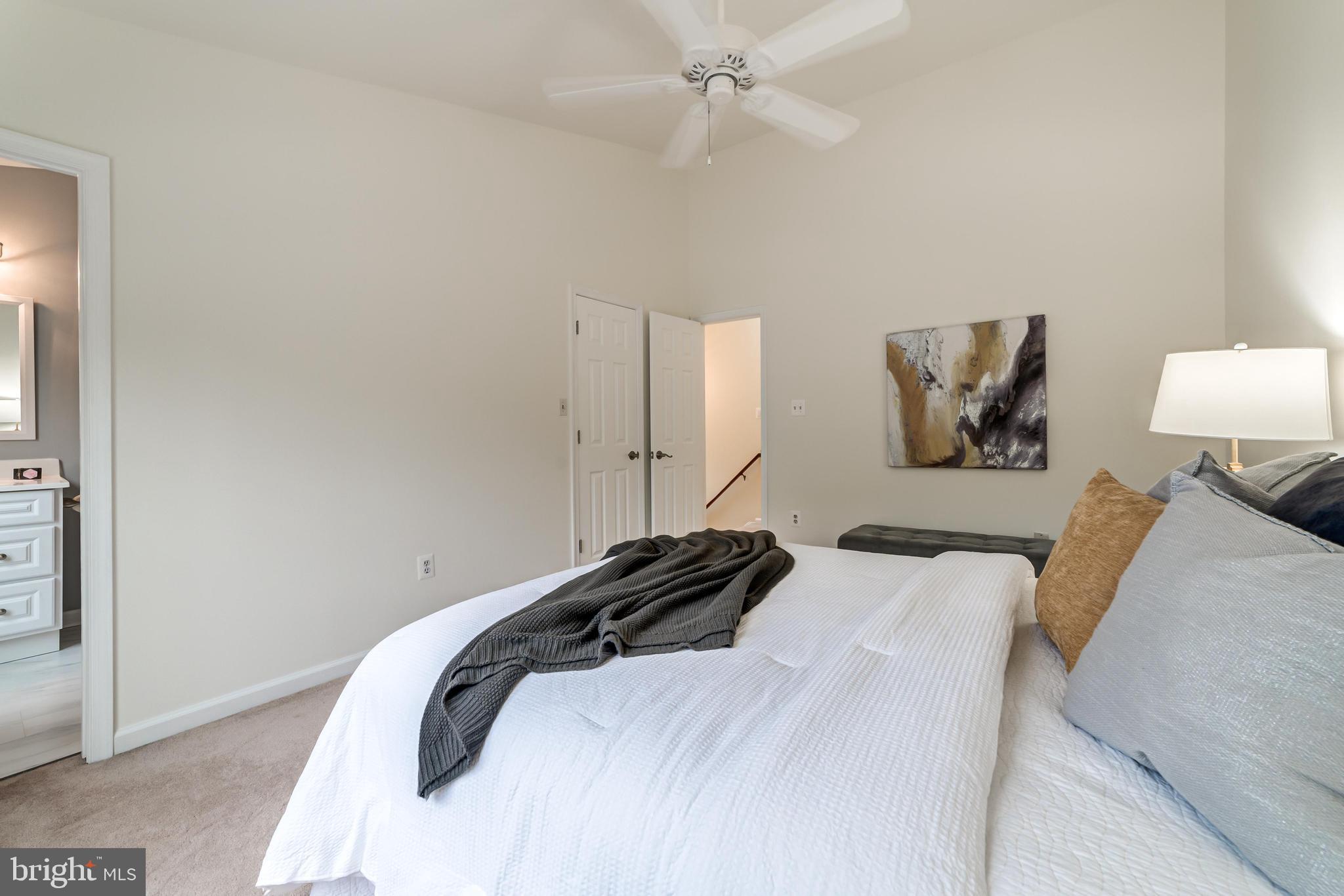 HUNTERS SQUARE - Residential