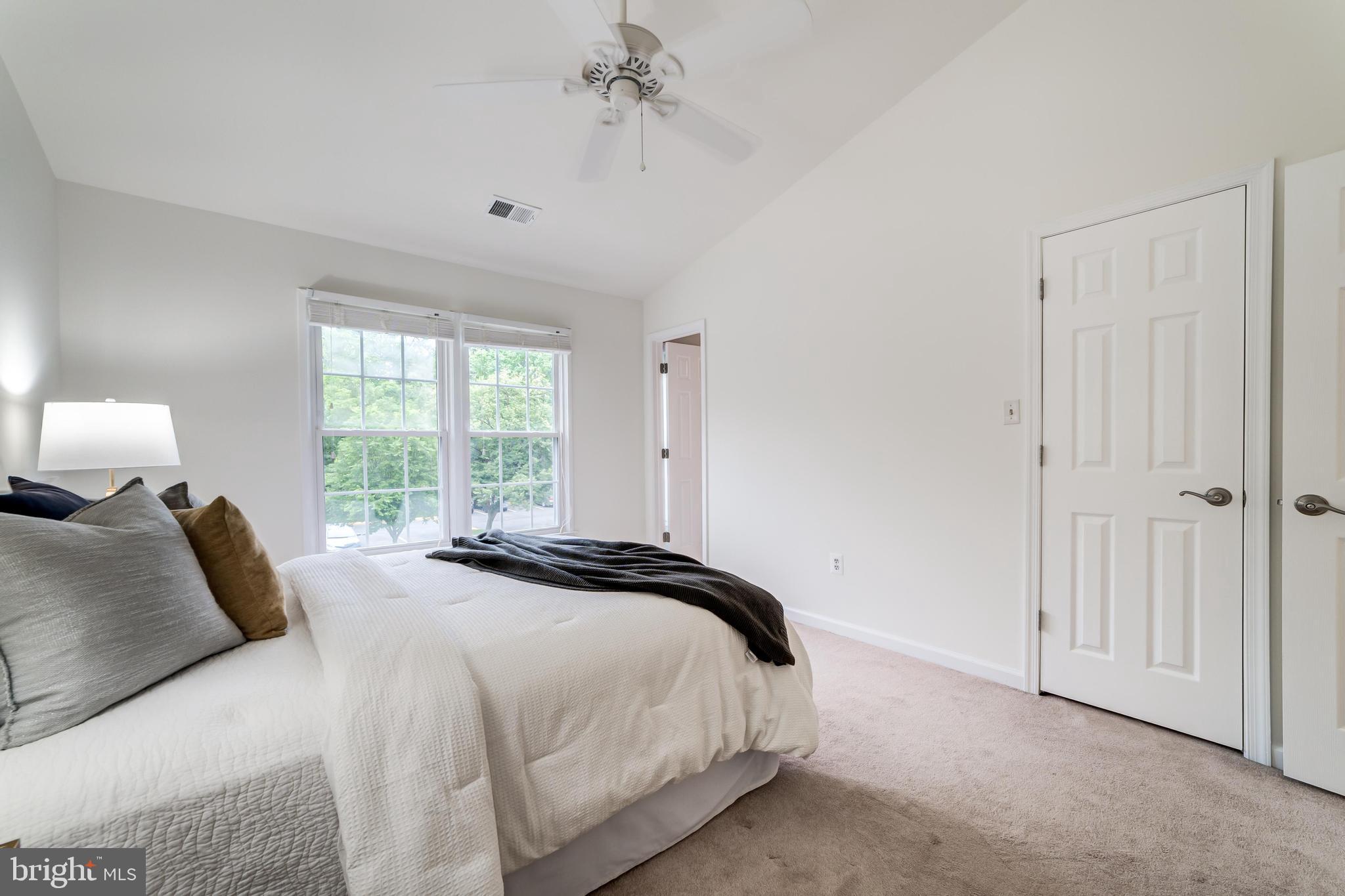 HUNTERS SQUARE - Residential