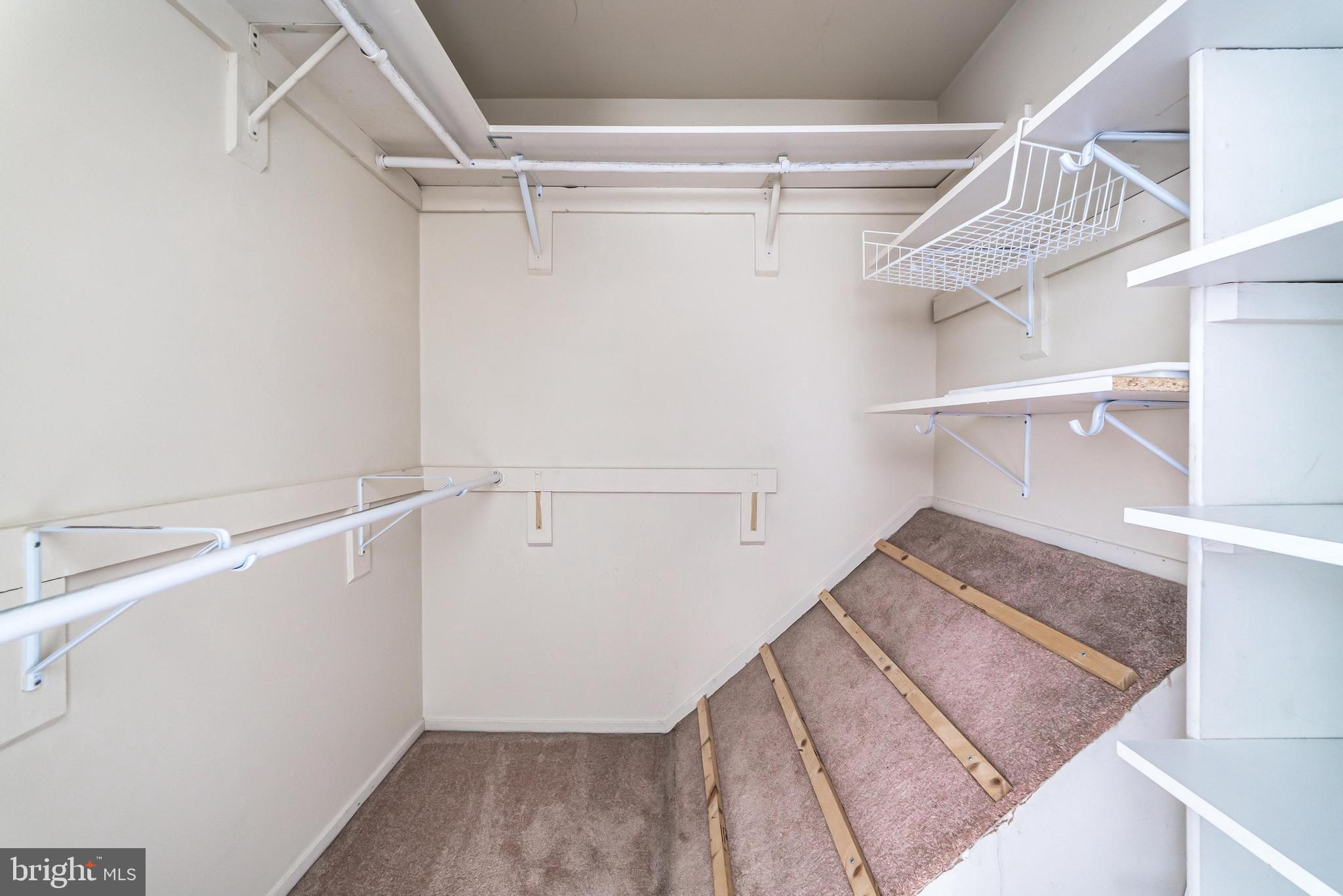 HUNTERS SQUARE - Residential