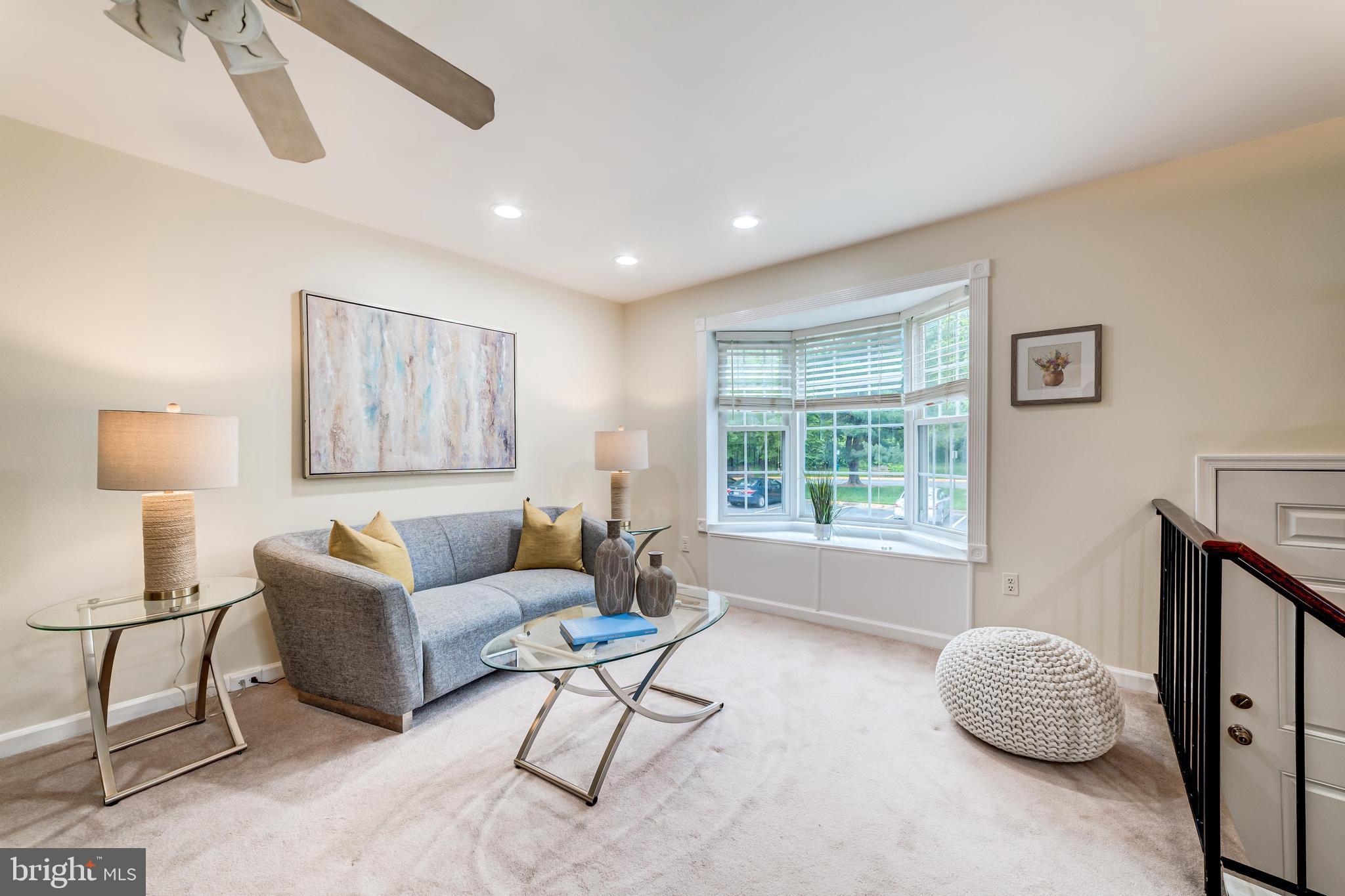 HUNTERS SQUARE - Residential