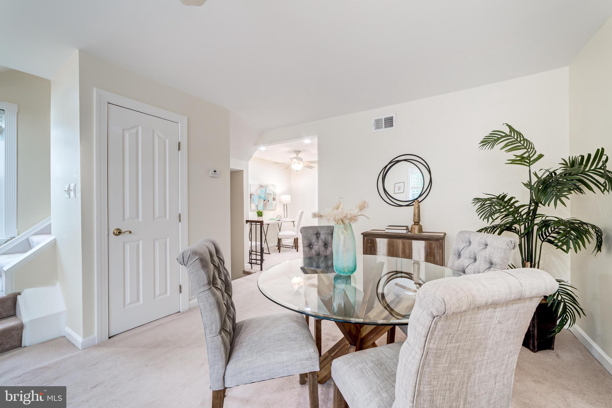 HUNTERS SQUARE - Residential