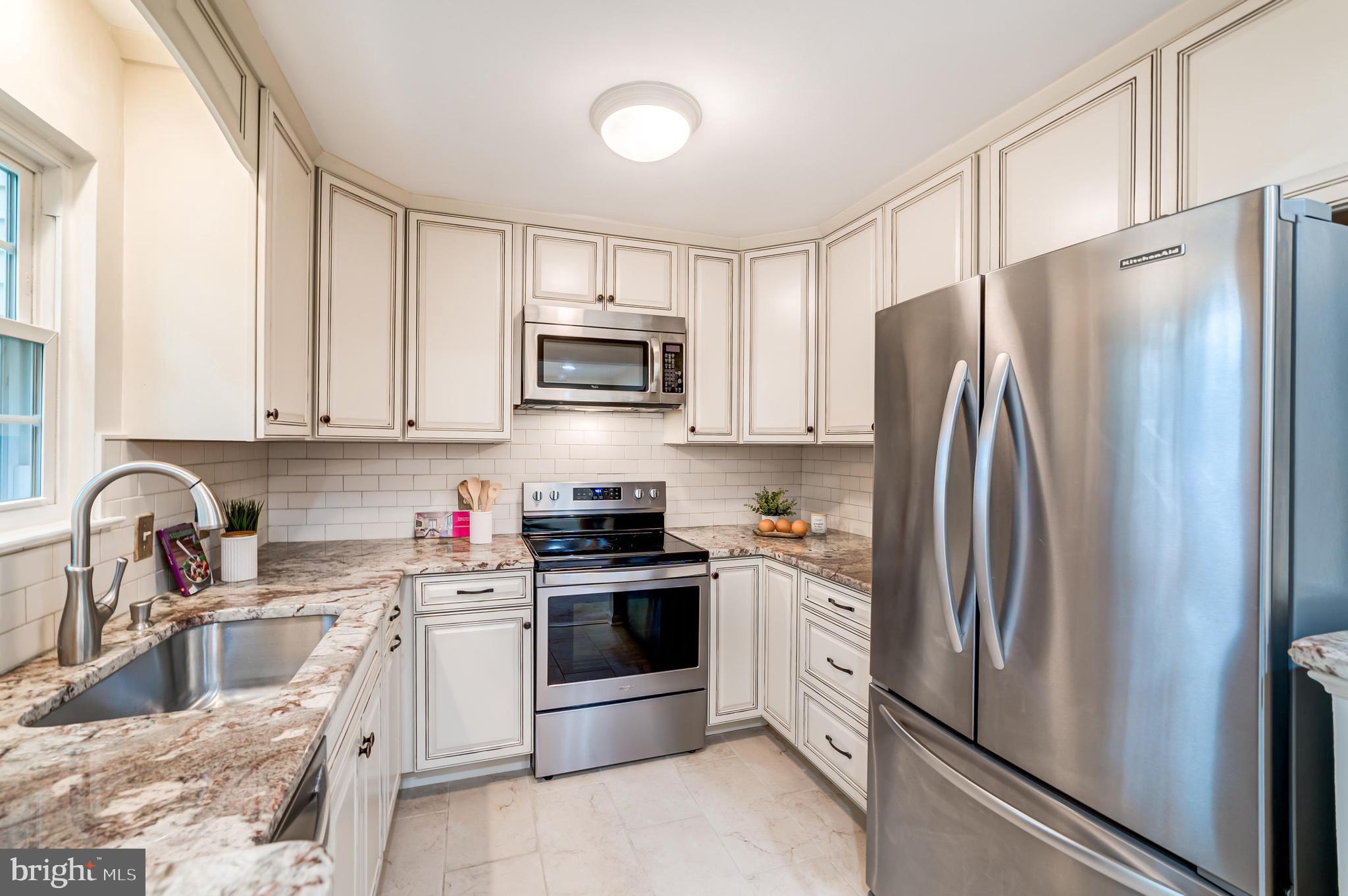 HUNTERS SQUARE - Residential