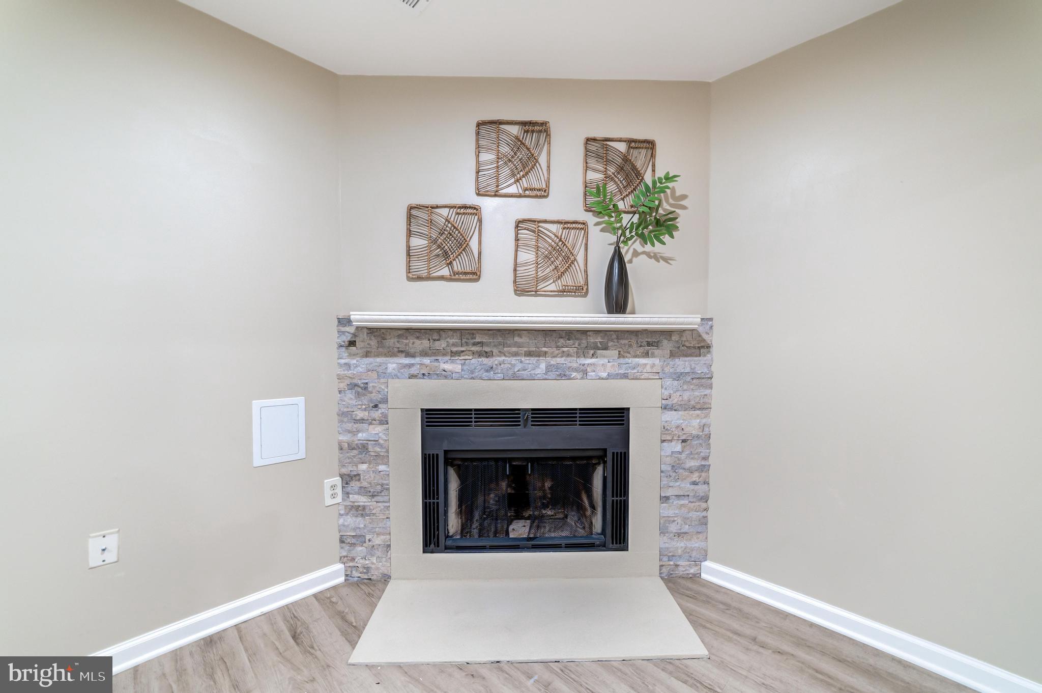 HUNTERS SQUARE - Residential