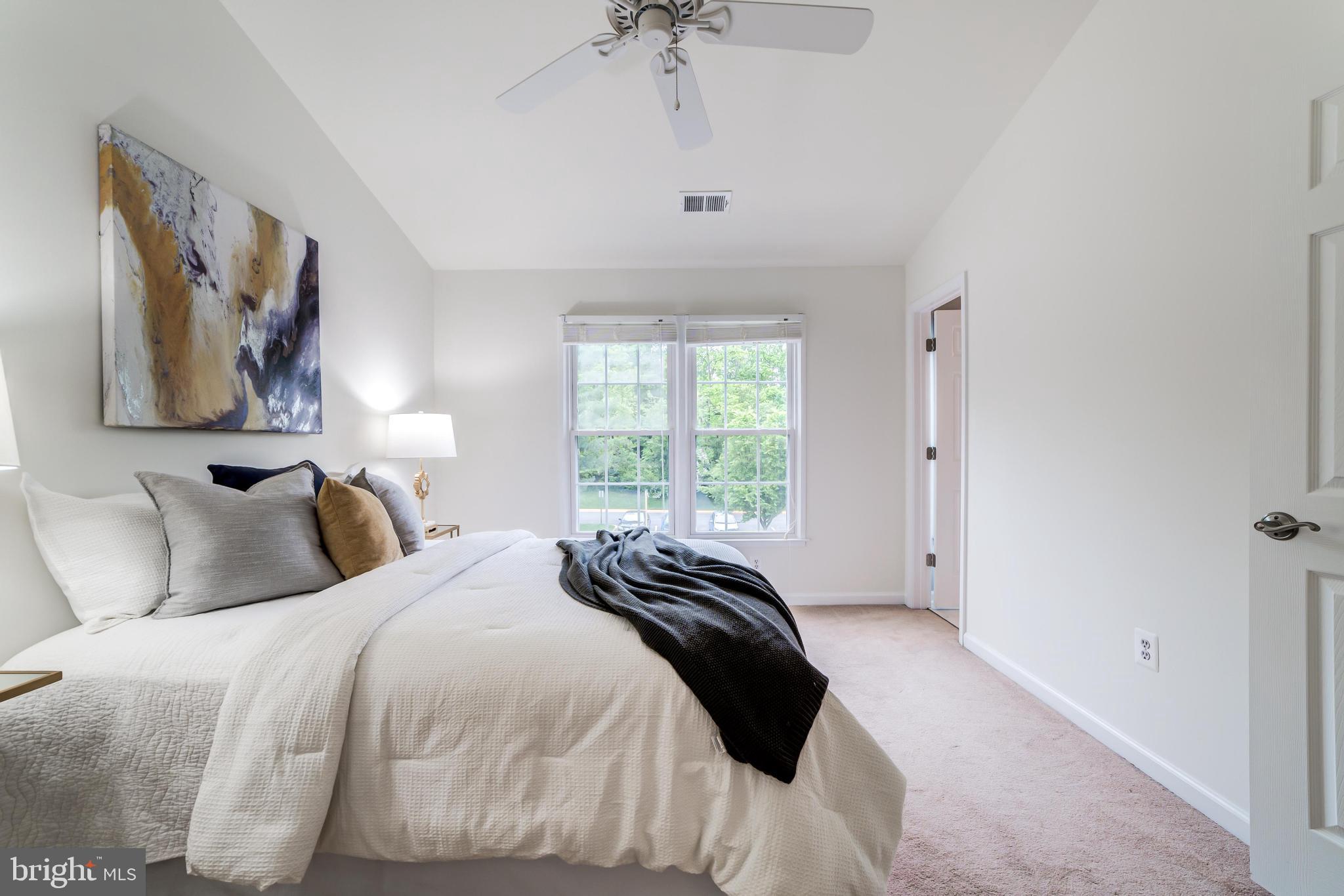 HUNTERS SQUARE - Residential