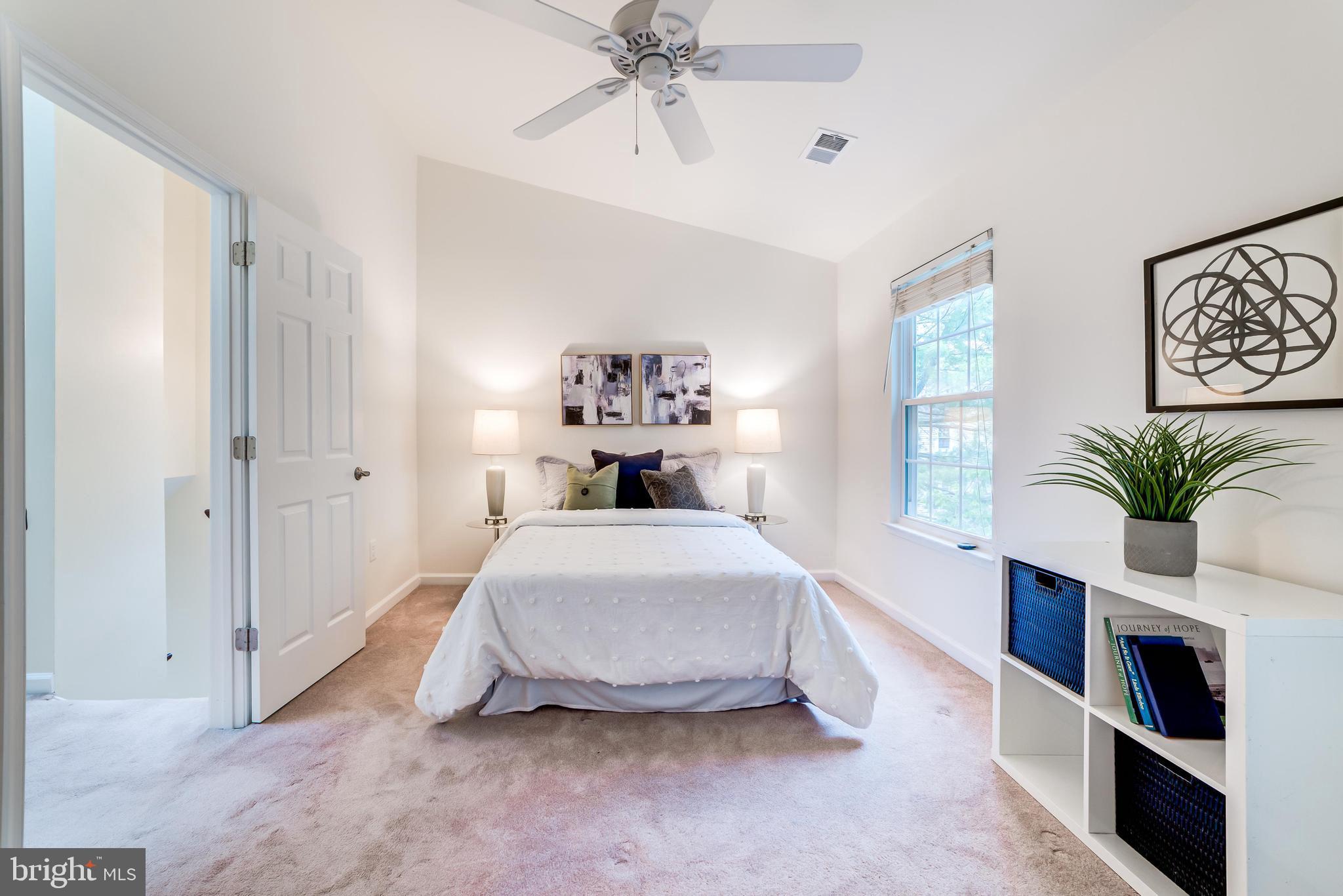 HUNTERS SQUARE - Residential