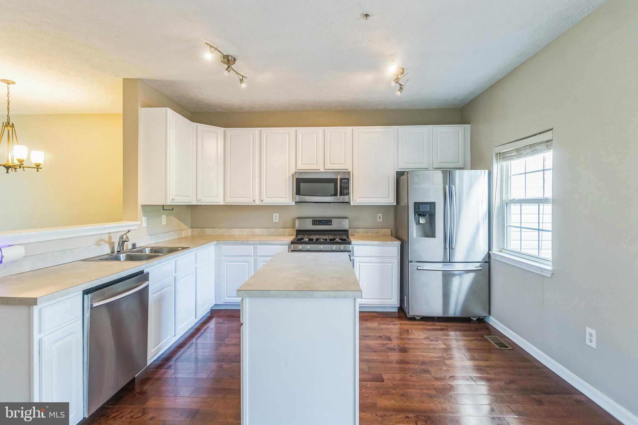 VISTA GARDENS PLAT 1> - Residential Lease