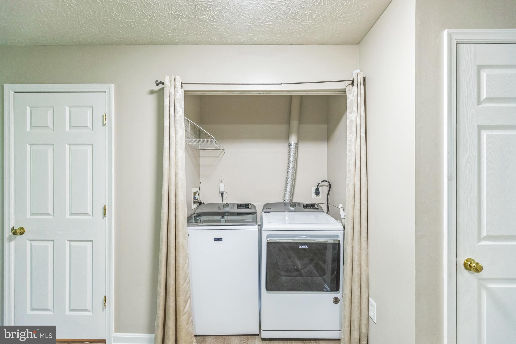 VISTA GARDENS PLAT 1> - Residential Lease