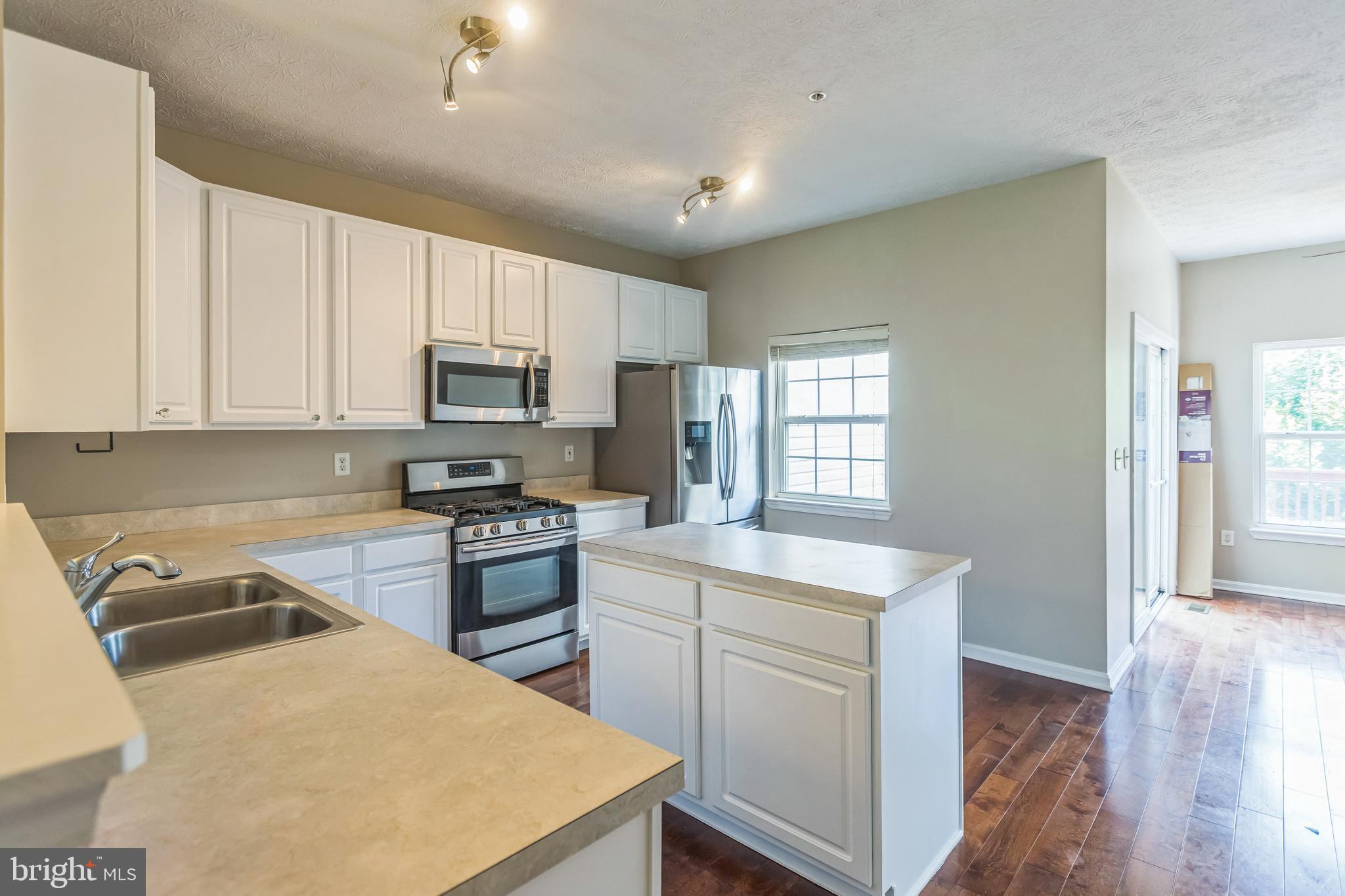 VISTA GARDENS PLAT 1> - Residential Lease