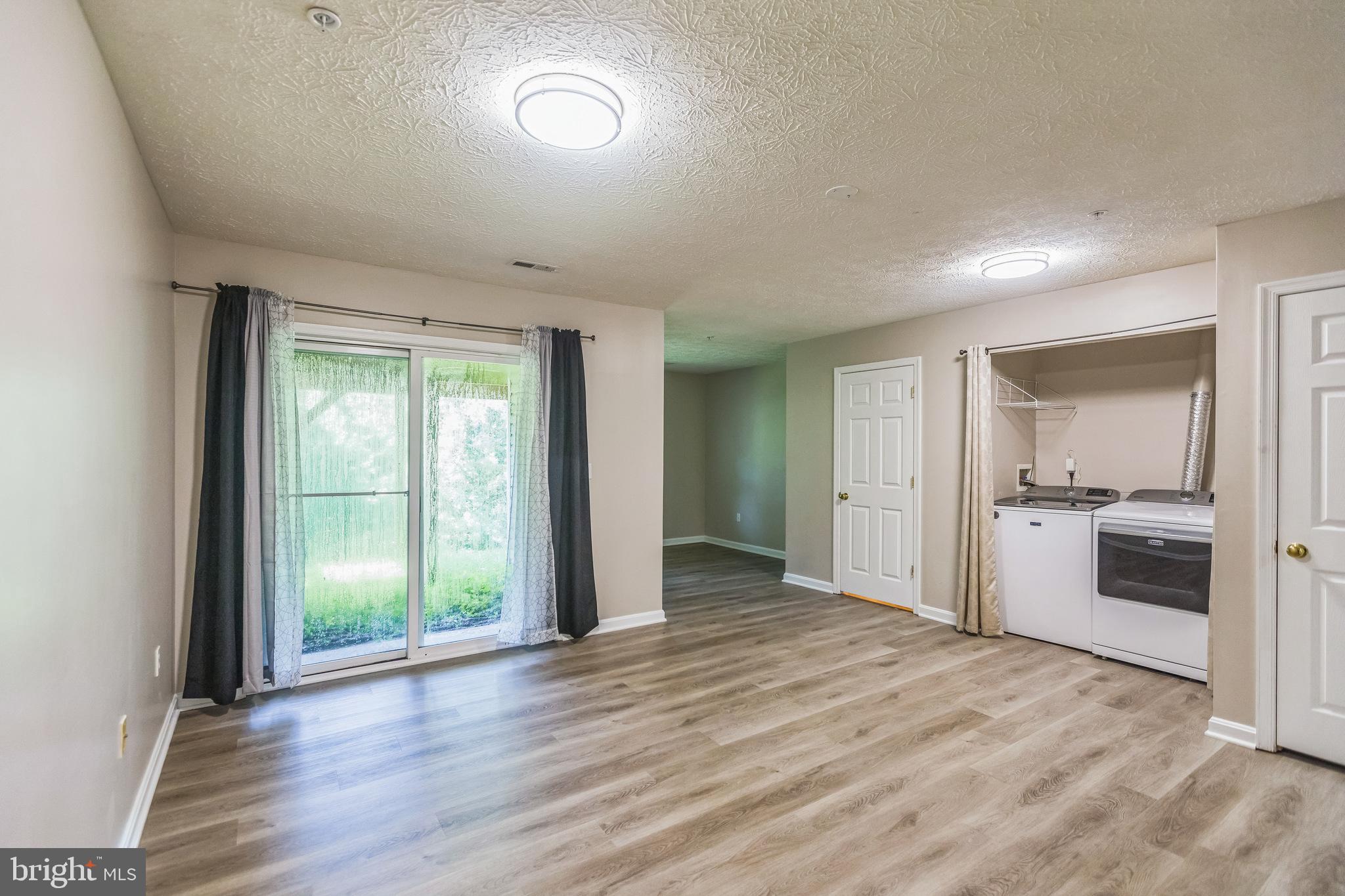 VISTA GARDENS PLAT 1> - Residential Lease