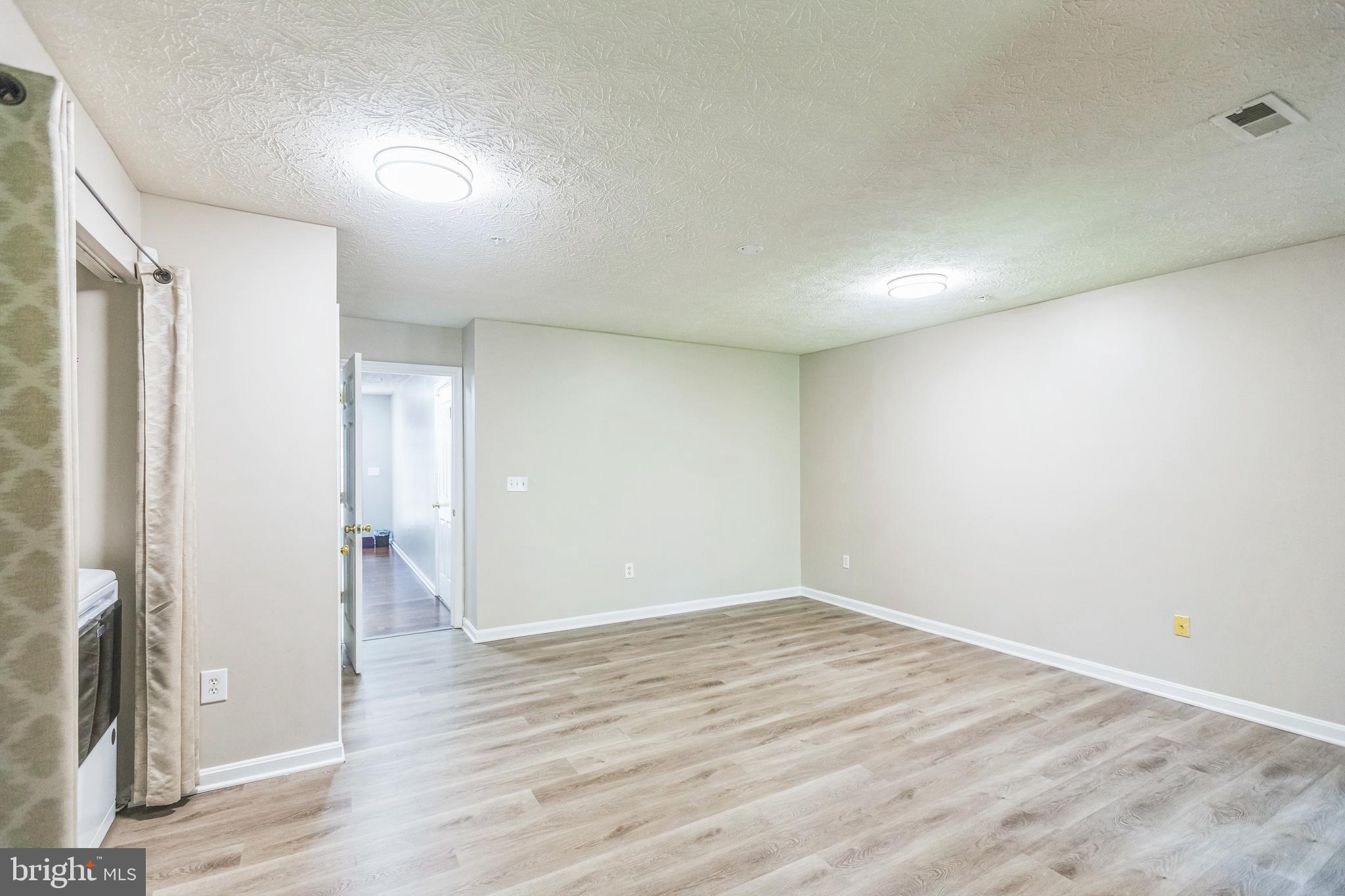 VISTA GARDENS PLAT 1> - Residential Lease