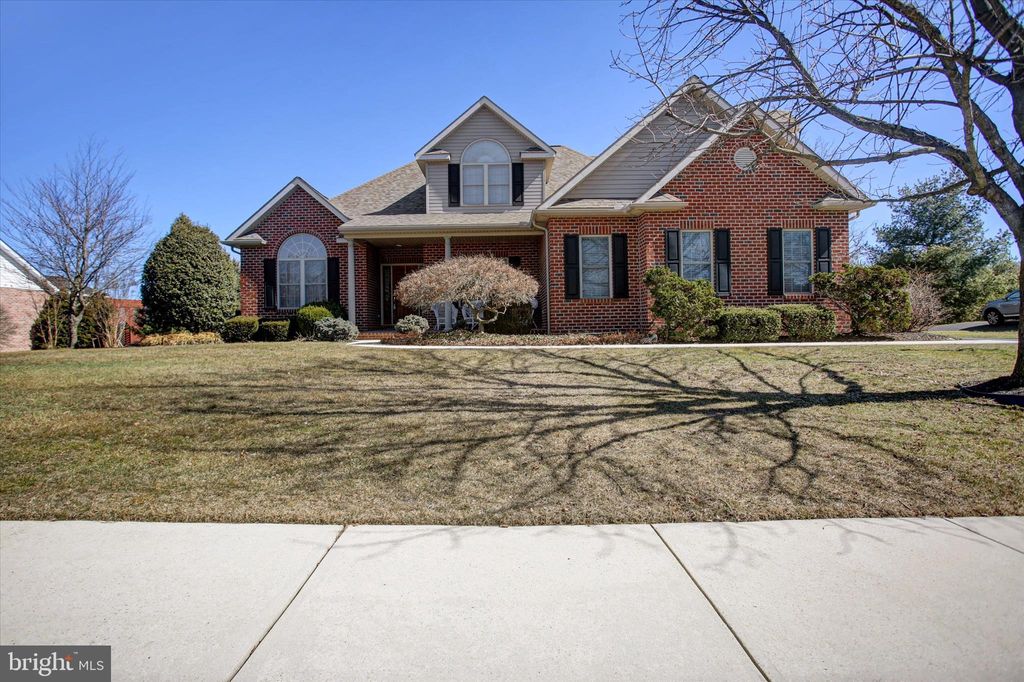 Photo of 1634 Majestic Dr, CHAMBERSBURG, PA 17202 (MLS # PAFL2033140)