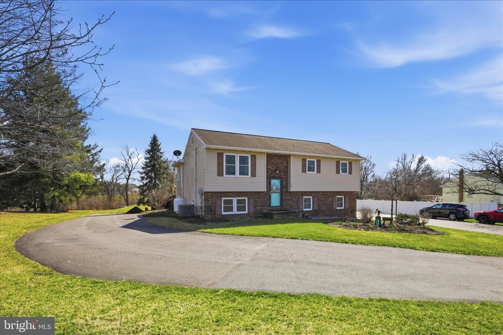 Photo of 3481 Mount Joy Road, MOUNT JOY, PA 17552 (MLS # PALA2083860)