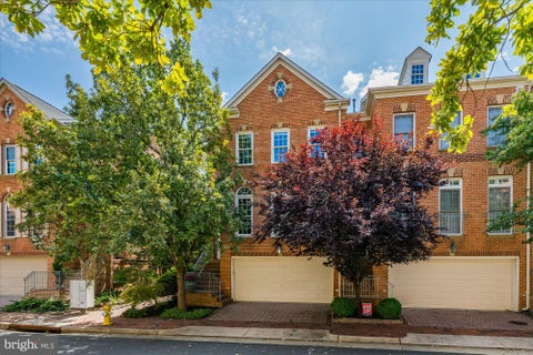 Photo of 272 Murtha Street, ALEXANDRIA, VA 22304 (MLS # VAAX2058580)