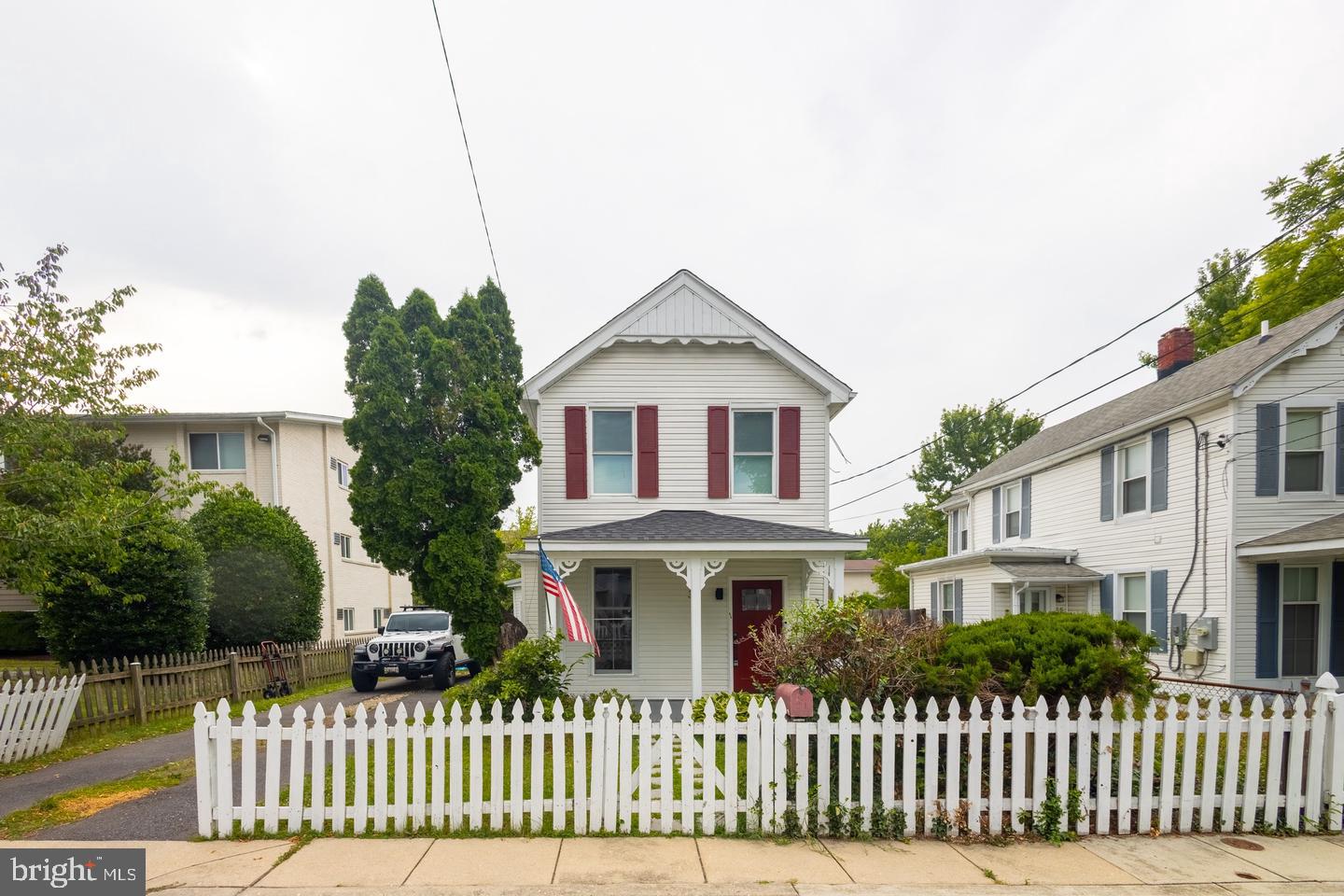 37 4TH STREET