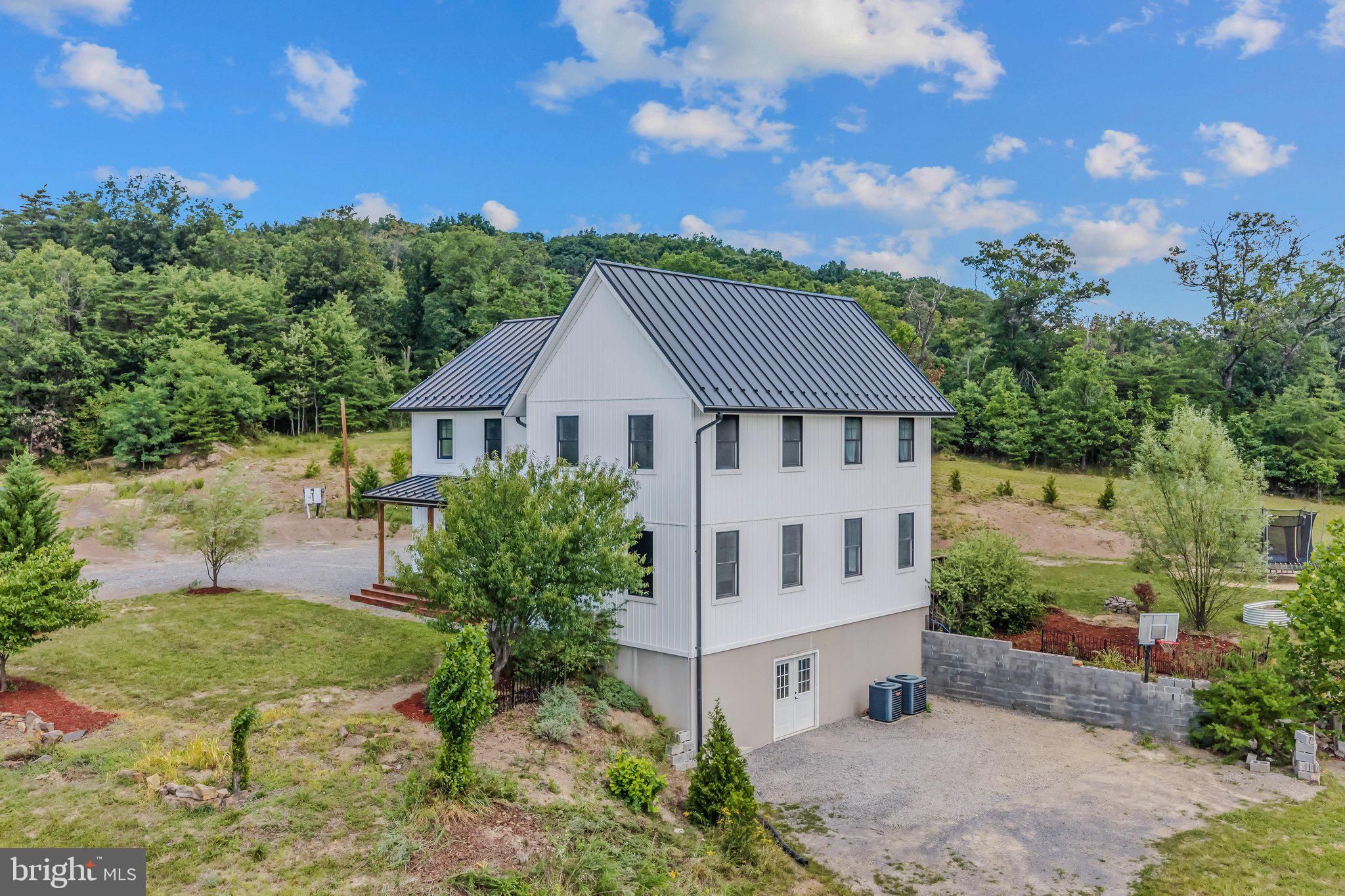 1089 WAUGH ROAD
