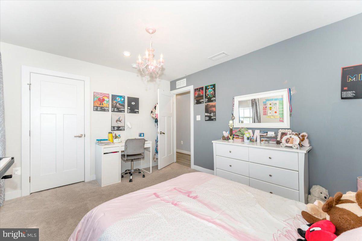 POTOMAC STATION - Residential