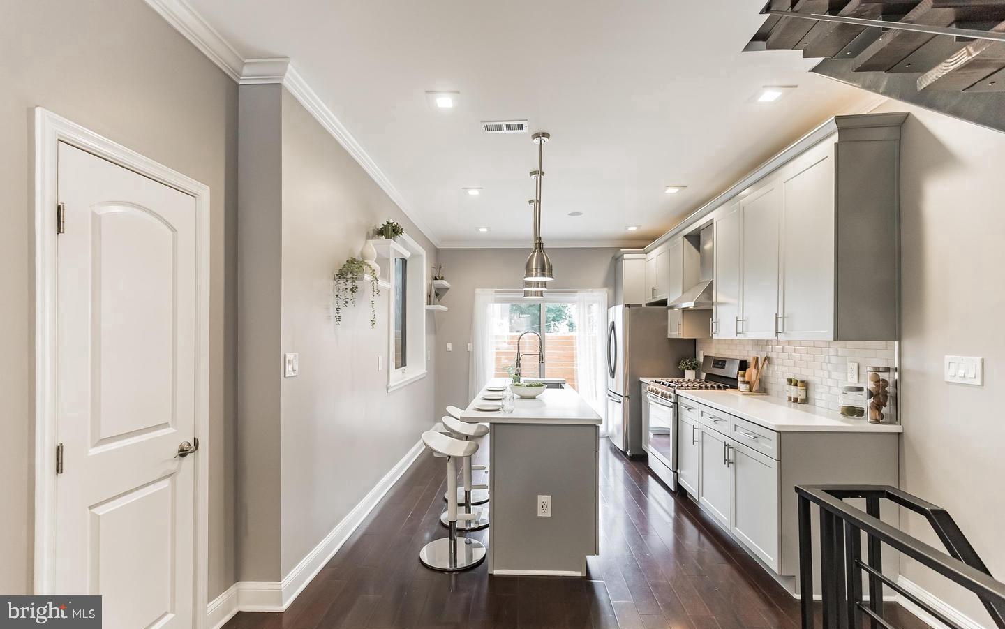 POINT BREEZE - Residential