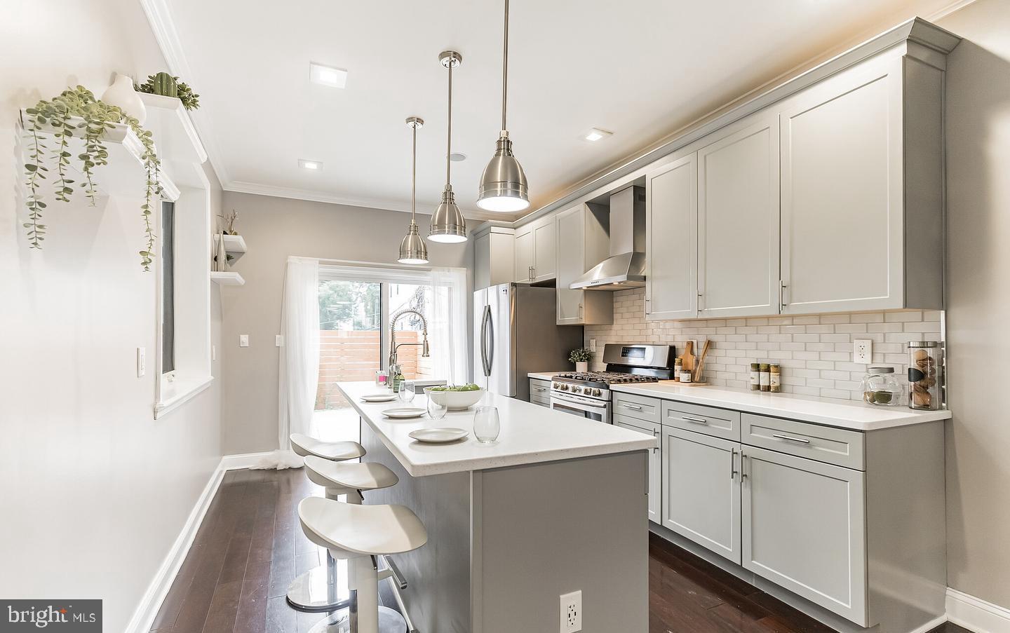 POINT BREEZE - Residential