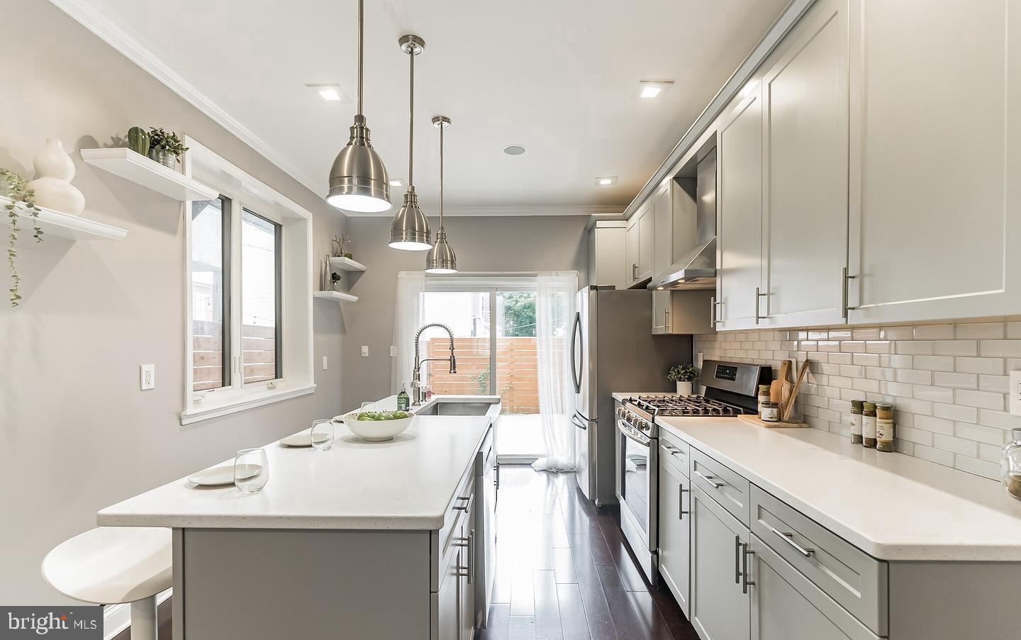 POINT BREEZE - Residential