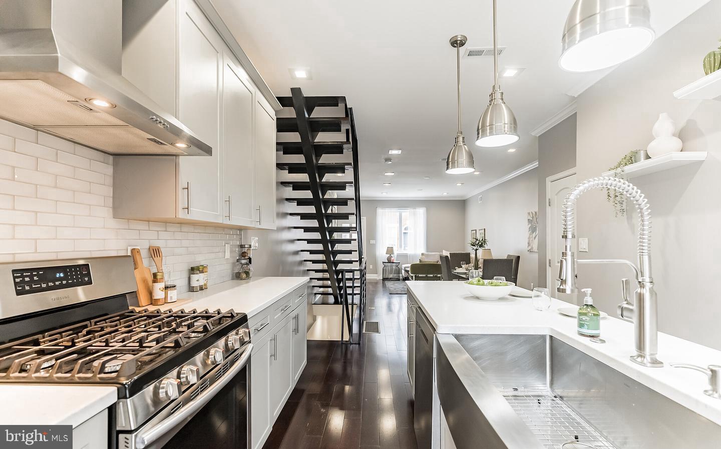 POINT BREEZE - Residential