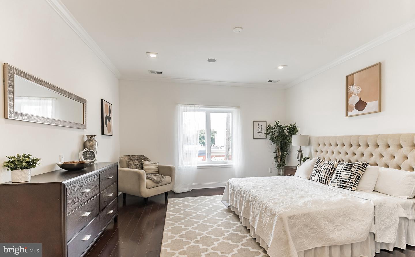 POINT BREEZE - Residential
