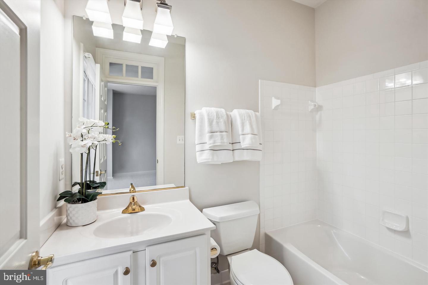 FARRCROFT - Residential Lease