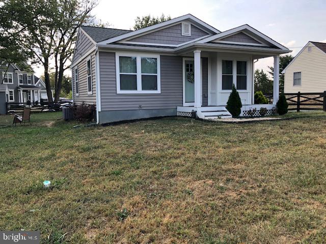 Fully renovated in 2017, everything new. Fenced yard, 2 beds & 1 bath on main level, 1 bed & 1 bath on lower level. Pets OK on case by s=case basis. First time rental. More photos by 9/27
