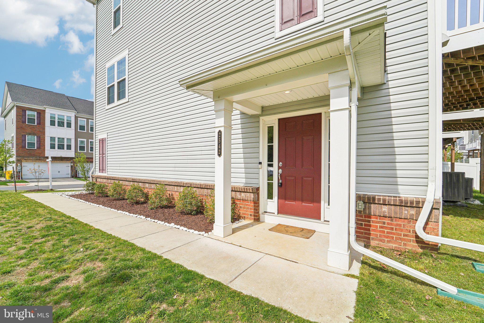 2542 DEBERT CIRCLE
