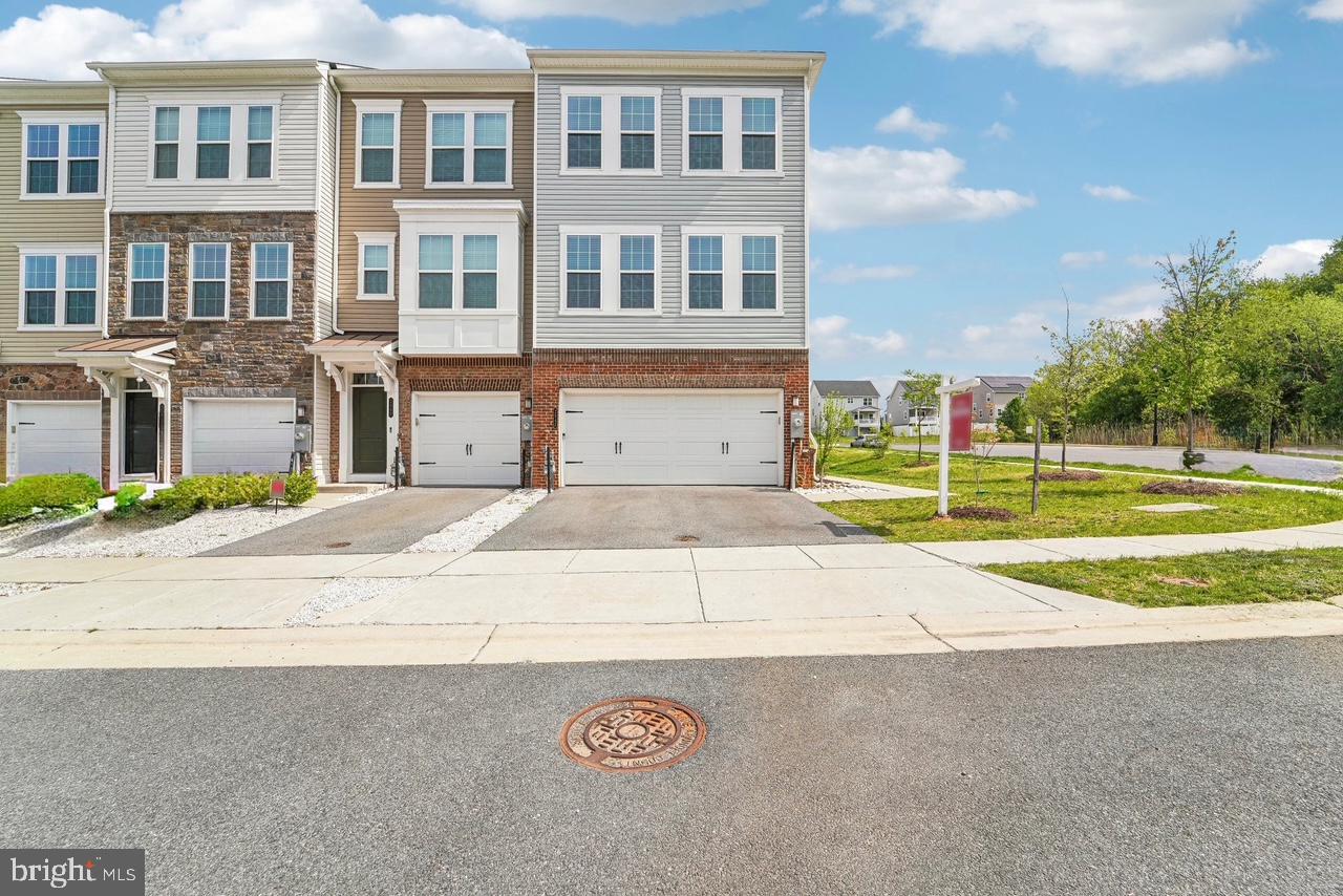 2542 DEBERT CIRCLE