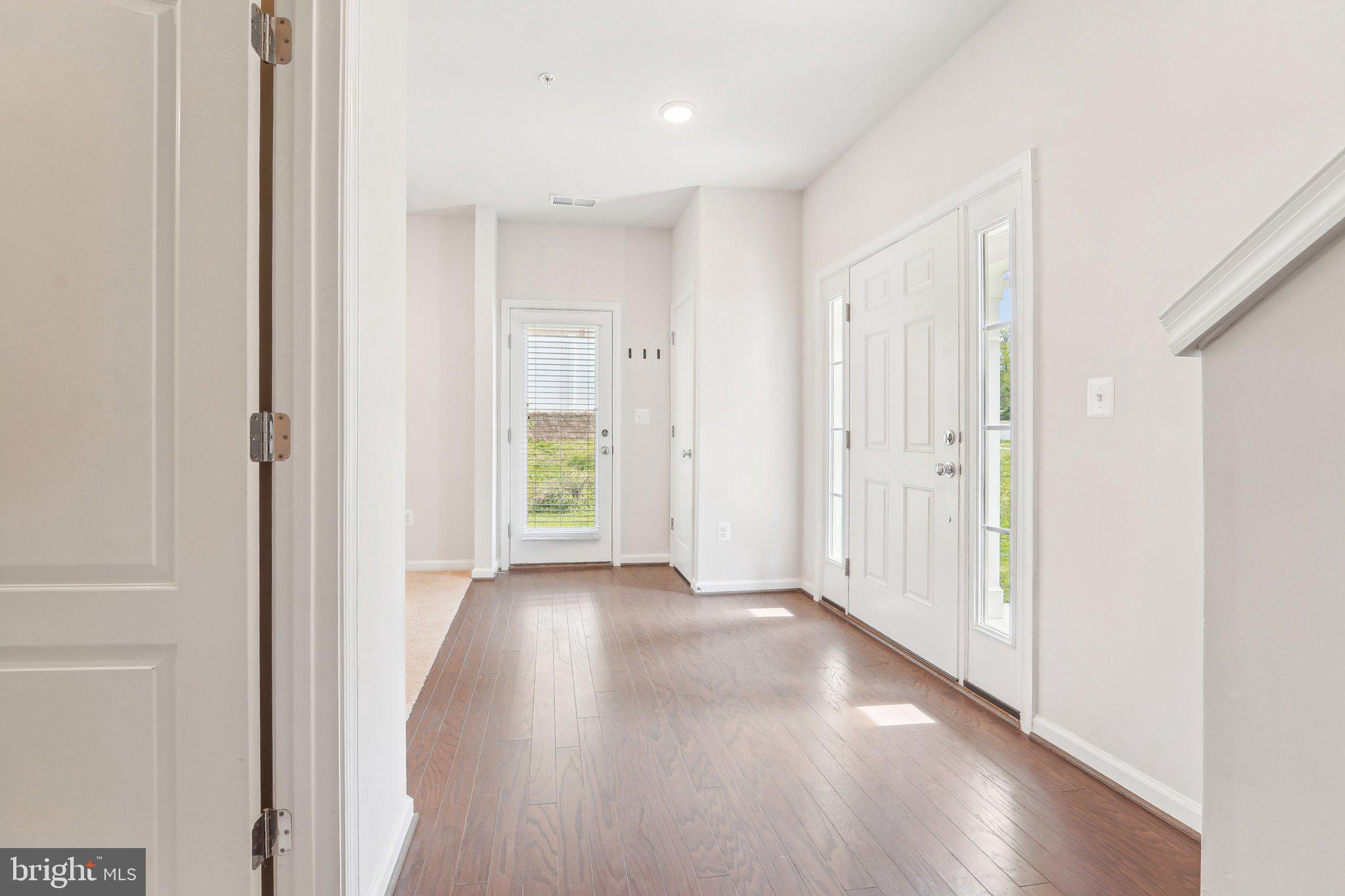 2542 DEBERT CIRCLE