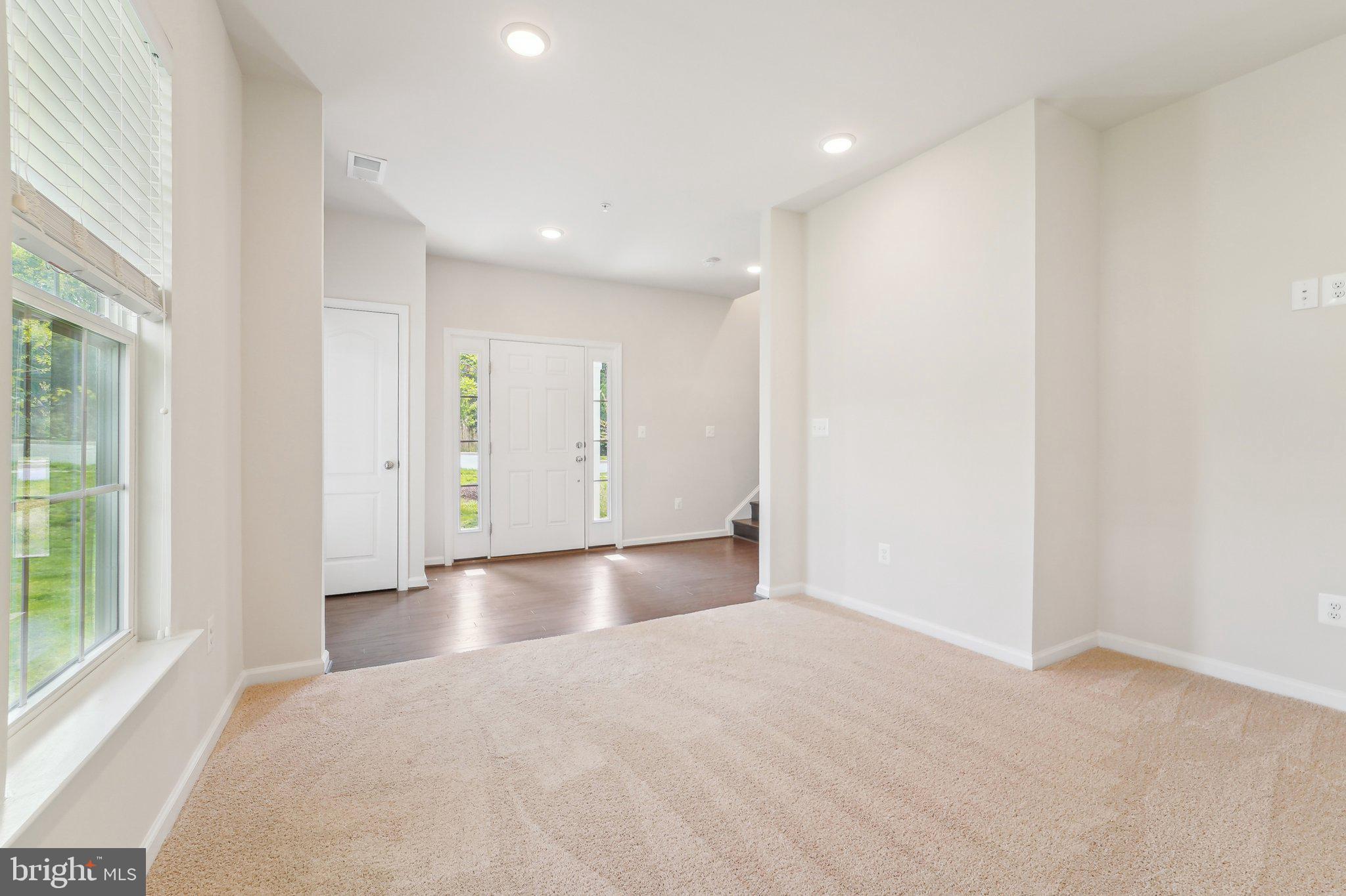 2542 DEBERT CIRCLE