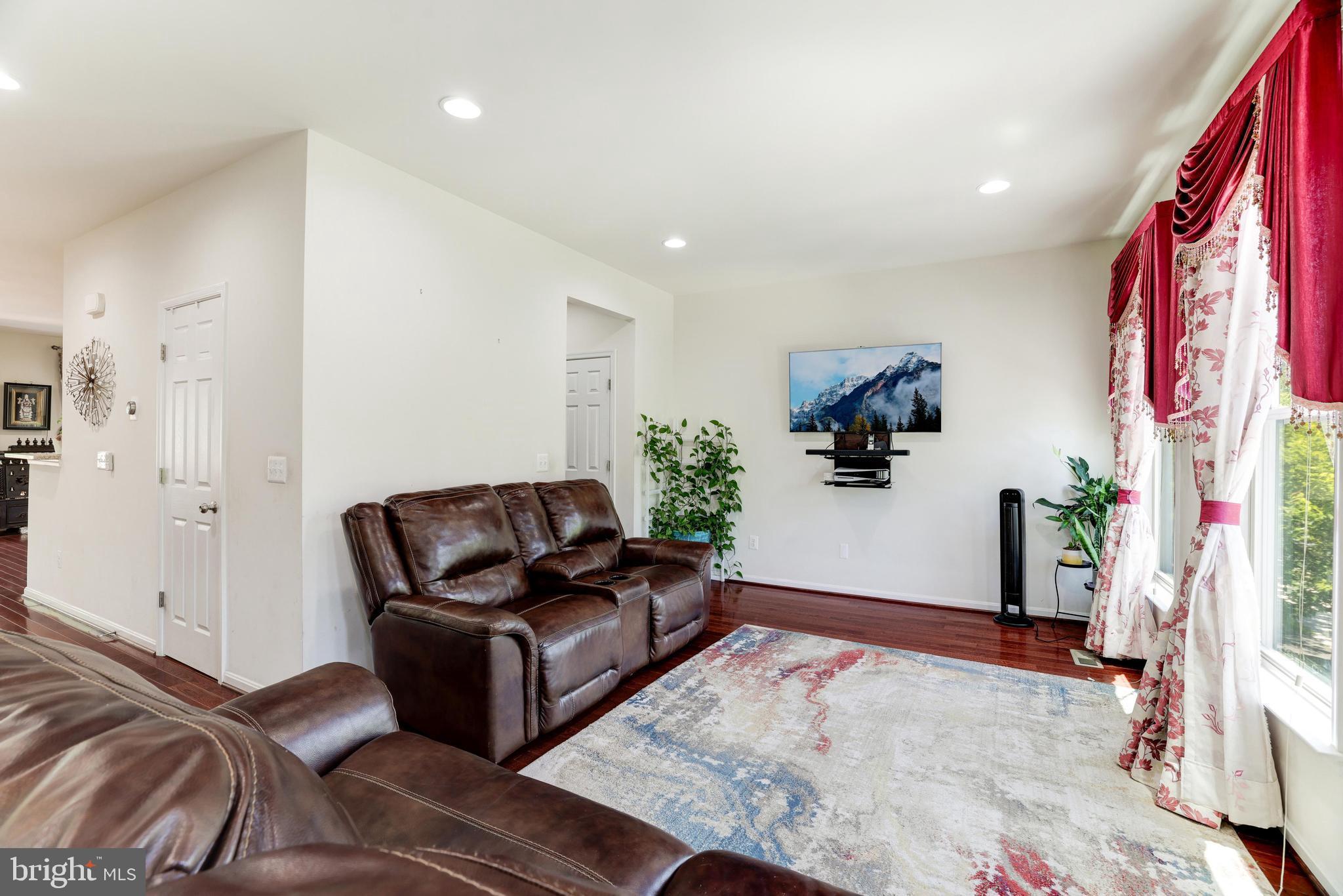 ALEXANDERS CHASE - Residential Lease