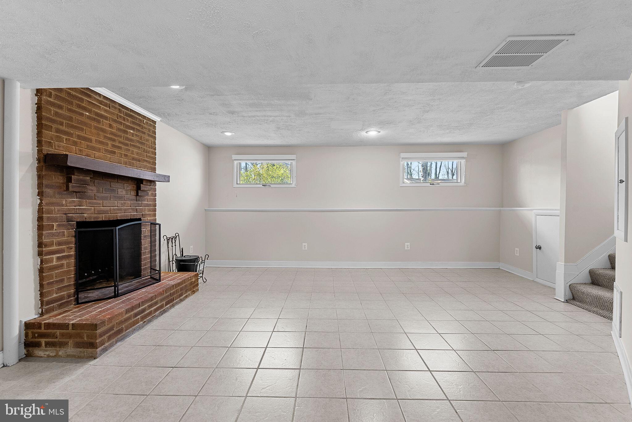 MONTCLAIR - Residential