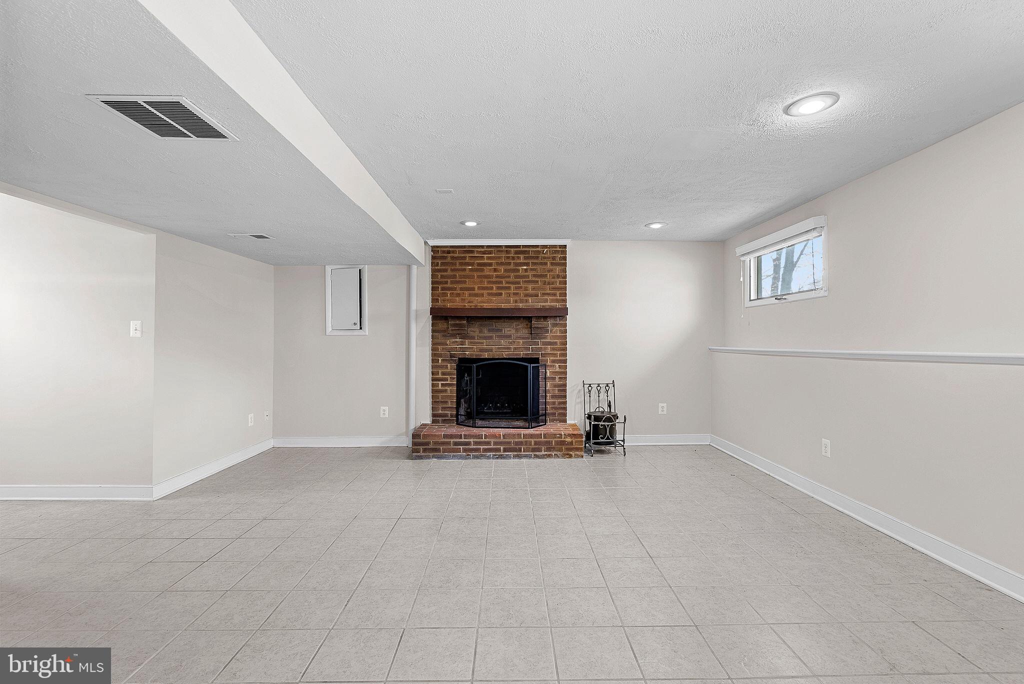 MONTCLAIR - Residential