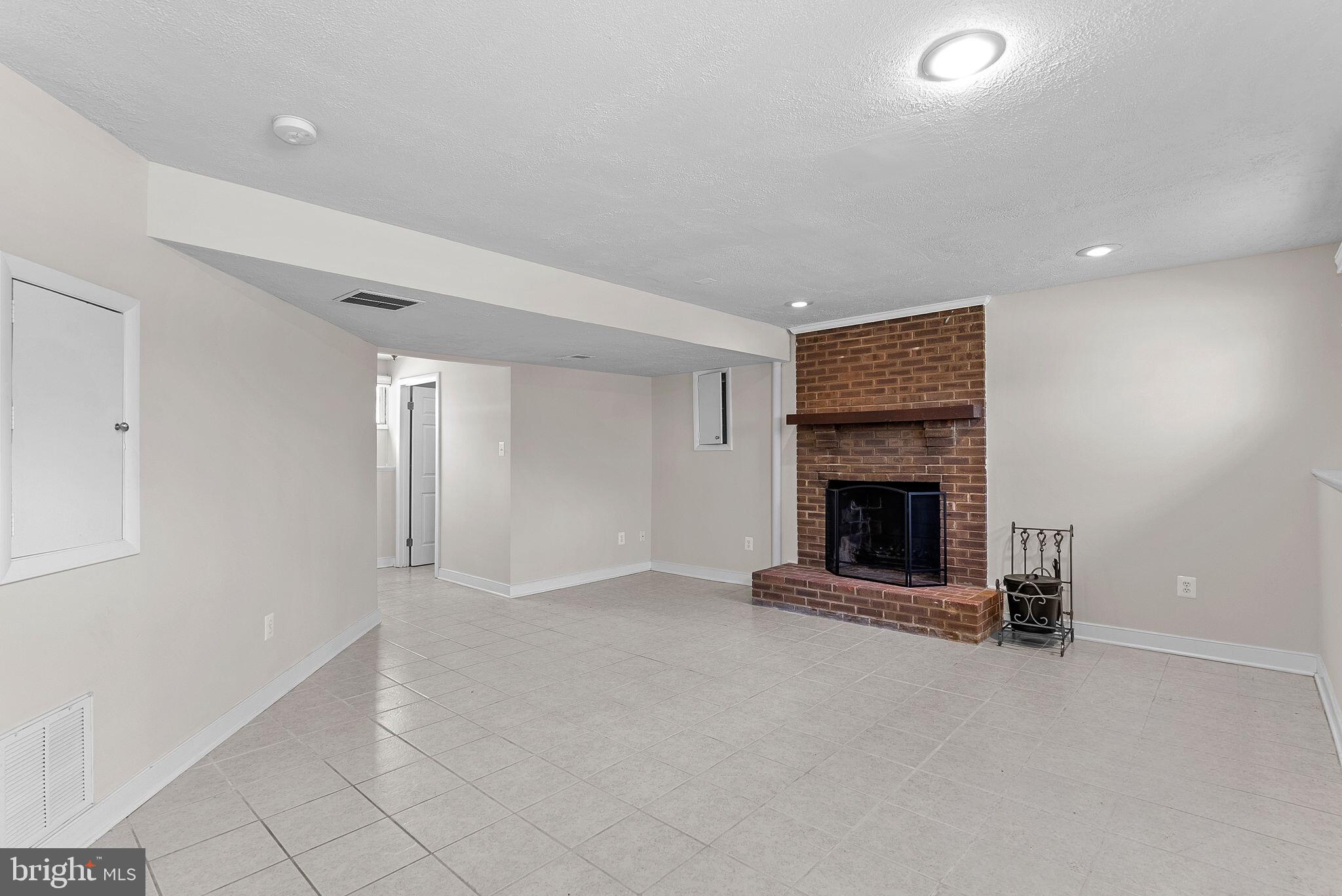 MONTCLAIR - Residential