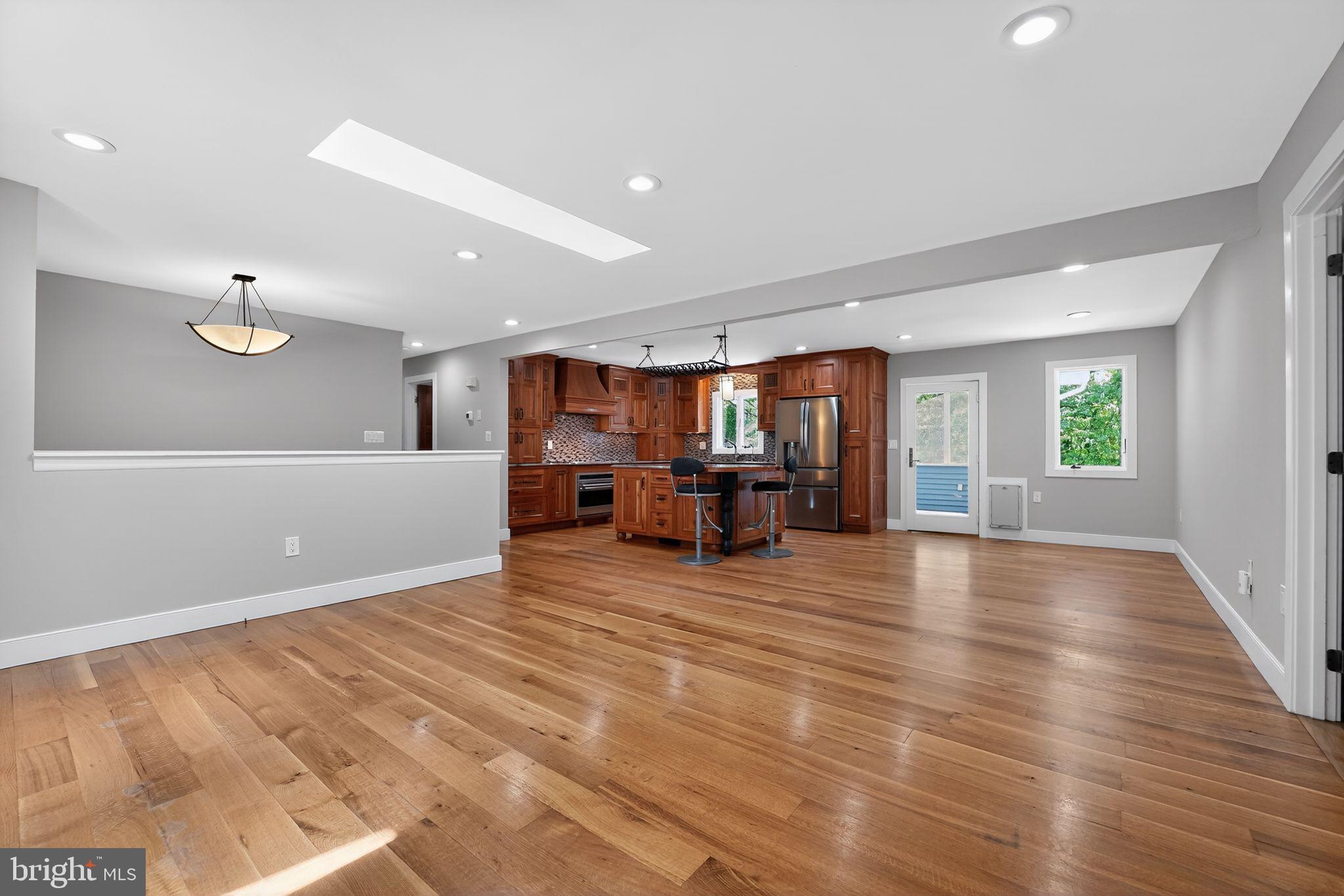 RUBERT MANOR - Residential