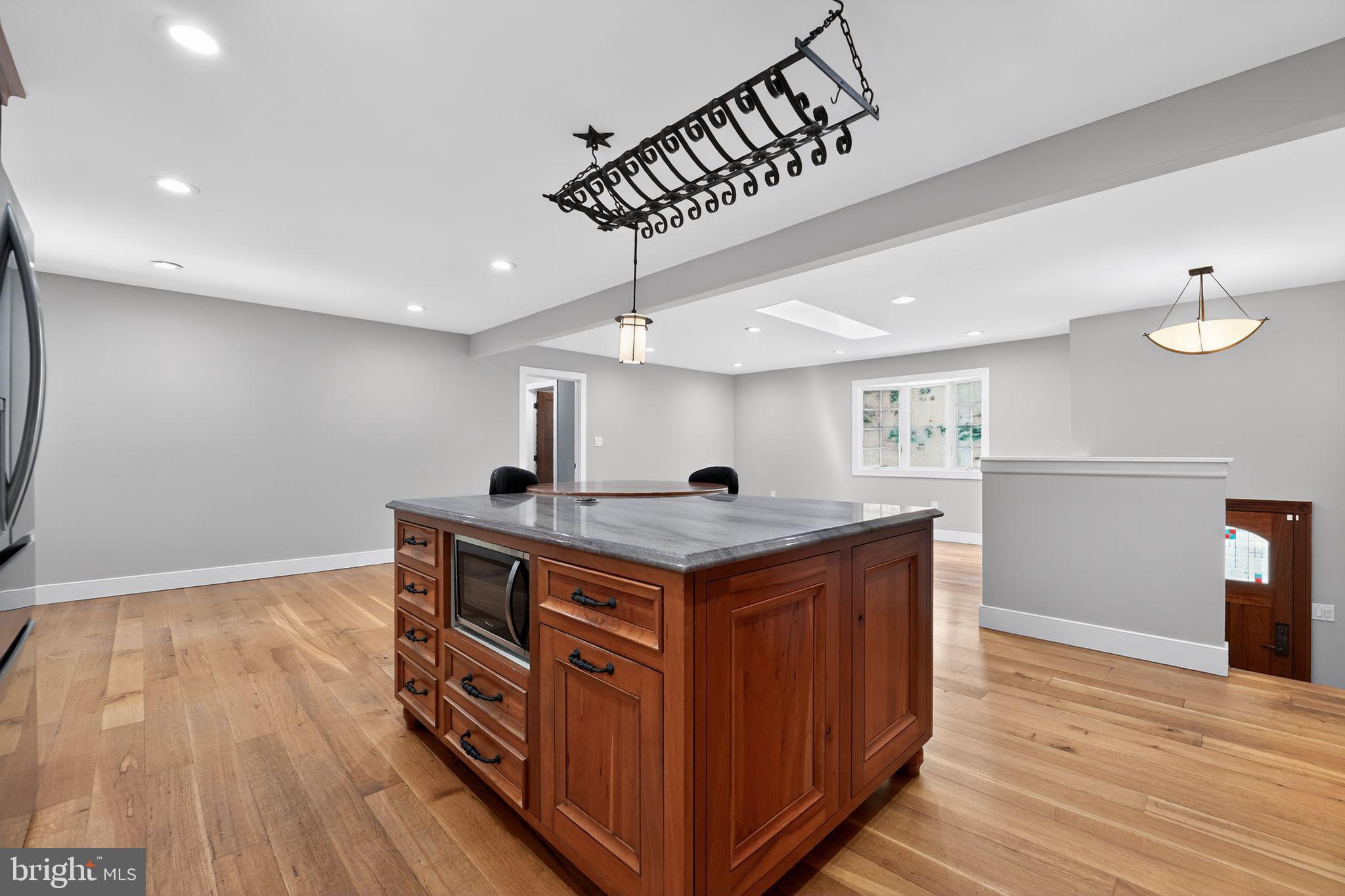 RUBERT MANOR - Residential