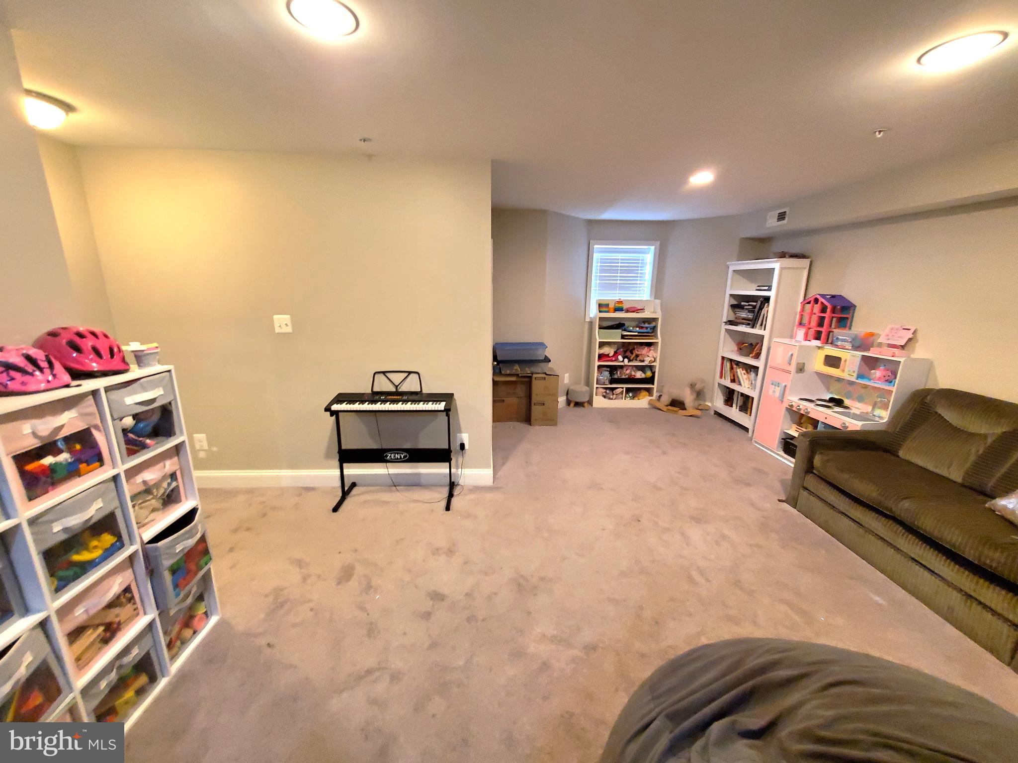 UPPER PARK HEIGHTS - Residential Lease