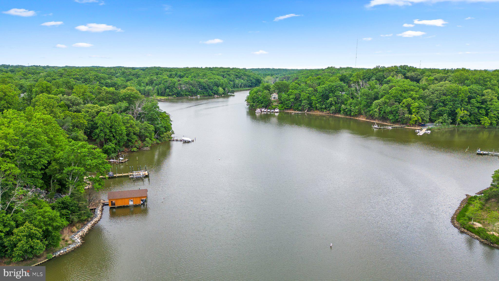 SOUTH RIVER MANOR - Residential