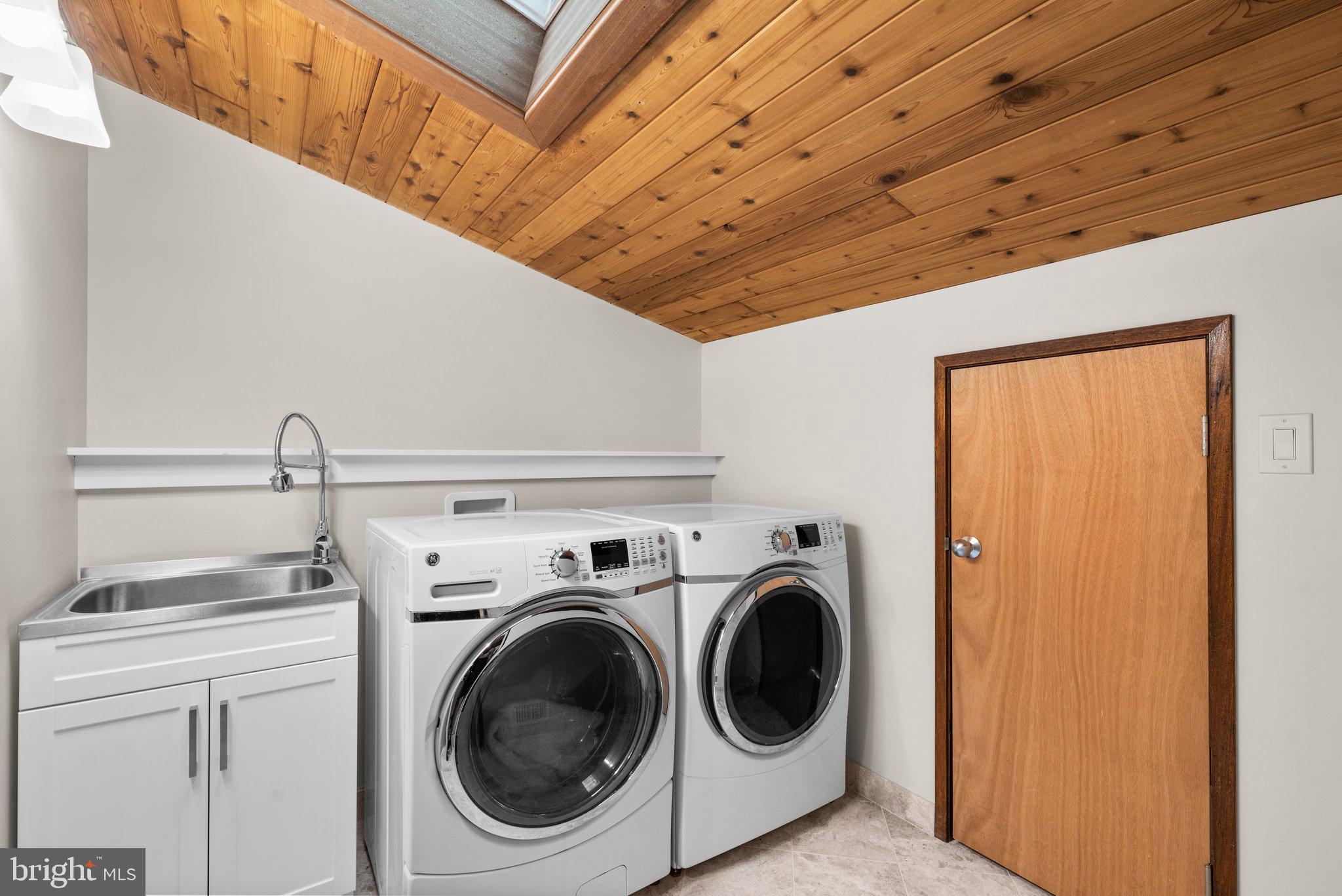 SOUTH RIVER MANOR - Residential