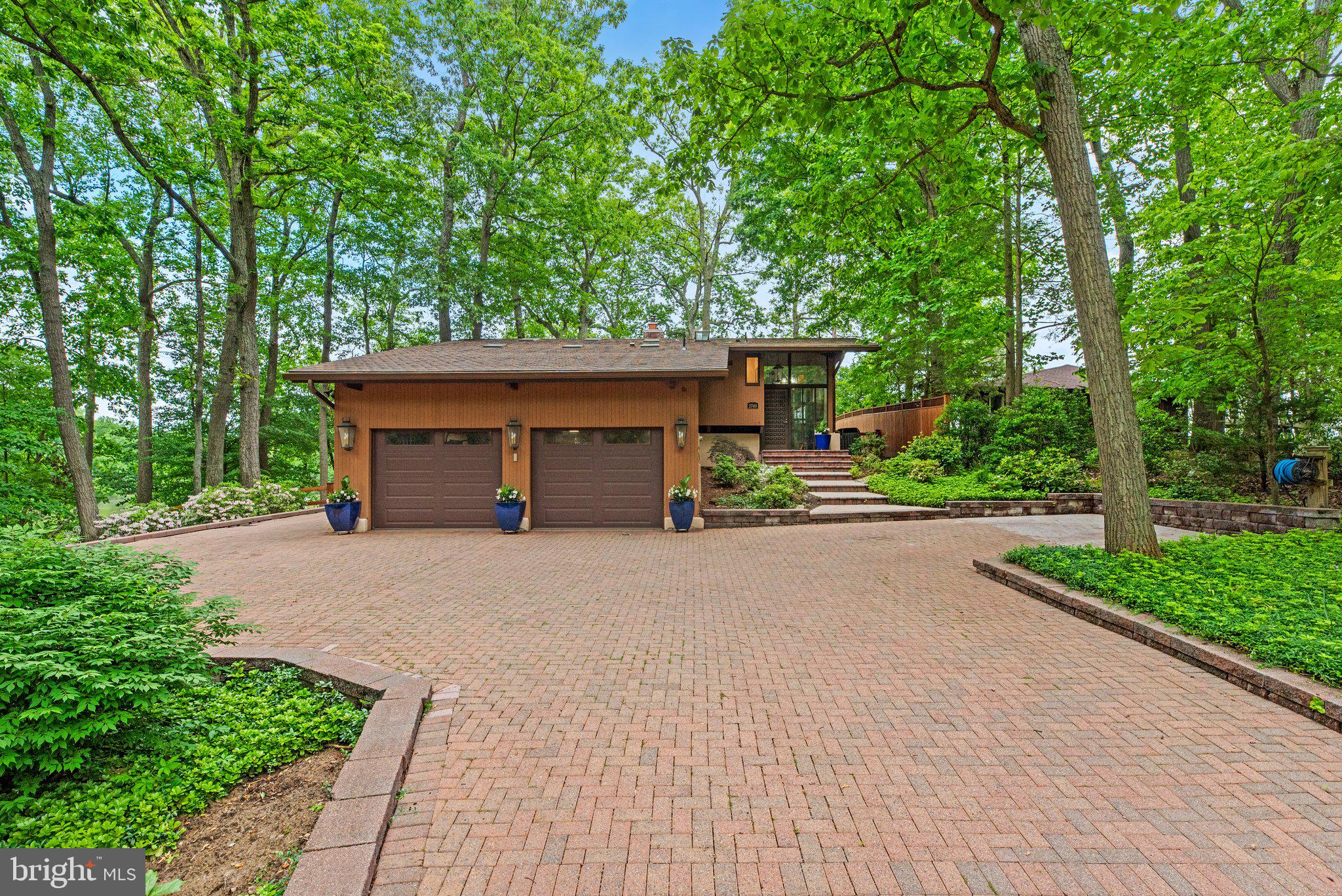 SOUTH RIVER MANOR - Residential