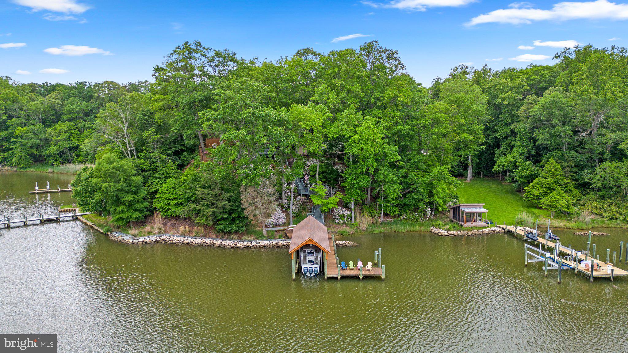 SOUTH RIVER MANOR - Residential