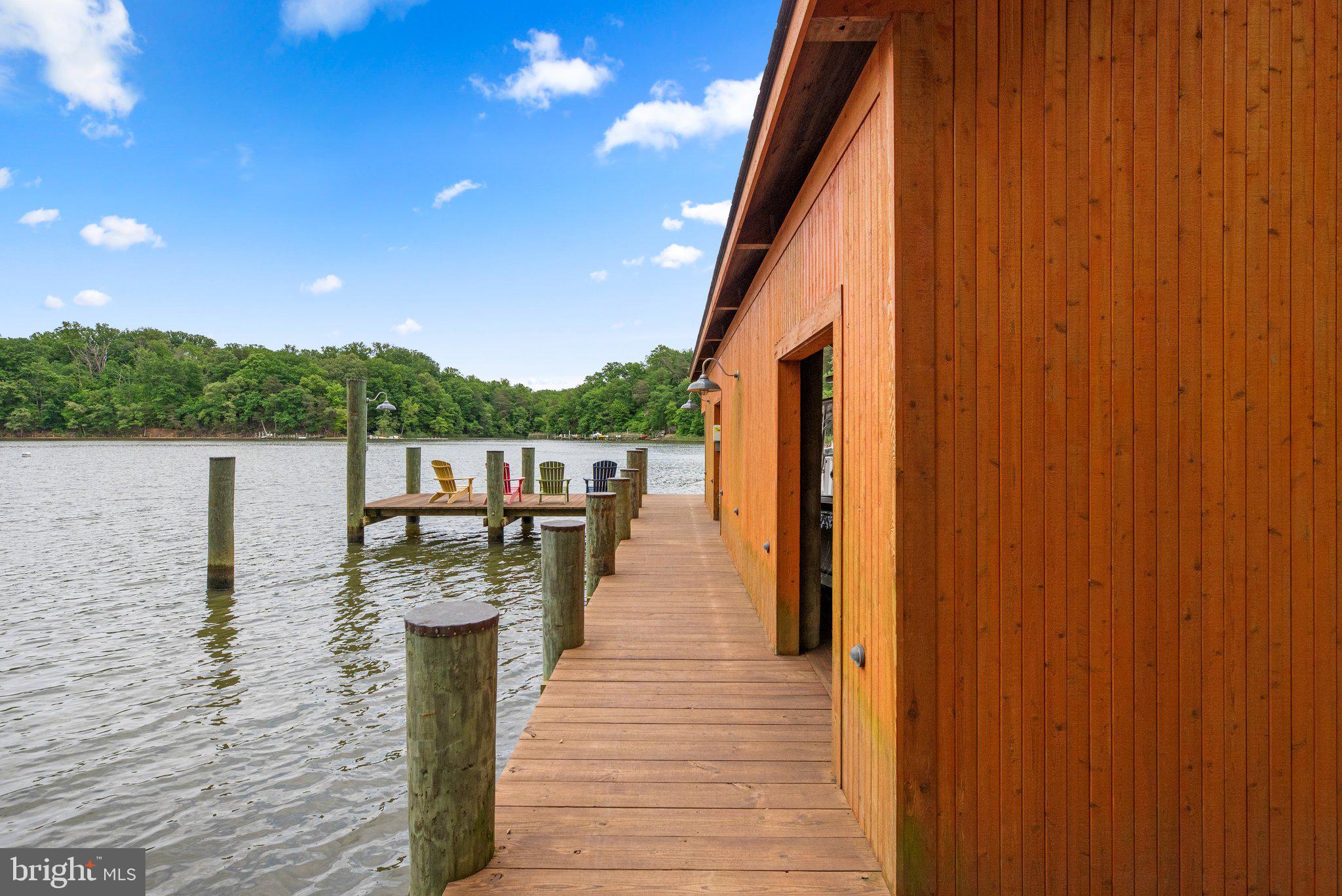 SOUTH RIVER MANOR - Residential