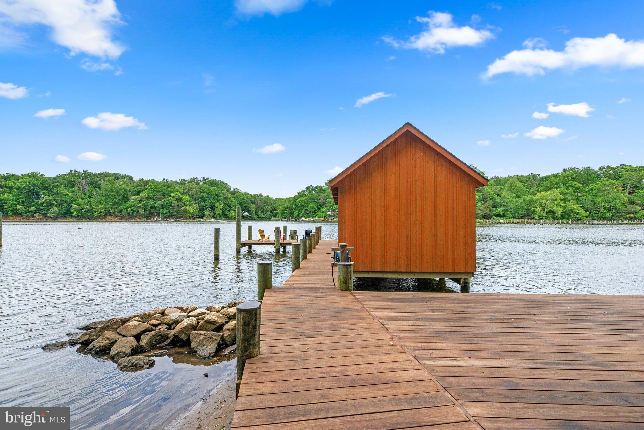 SOUTH RIVER MANOR - Residential