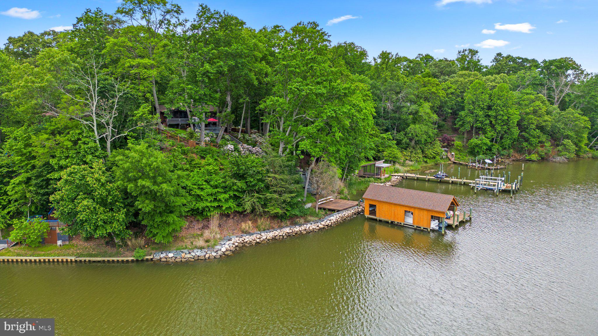 SOUTH RIVER MANOR - Residential