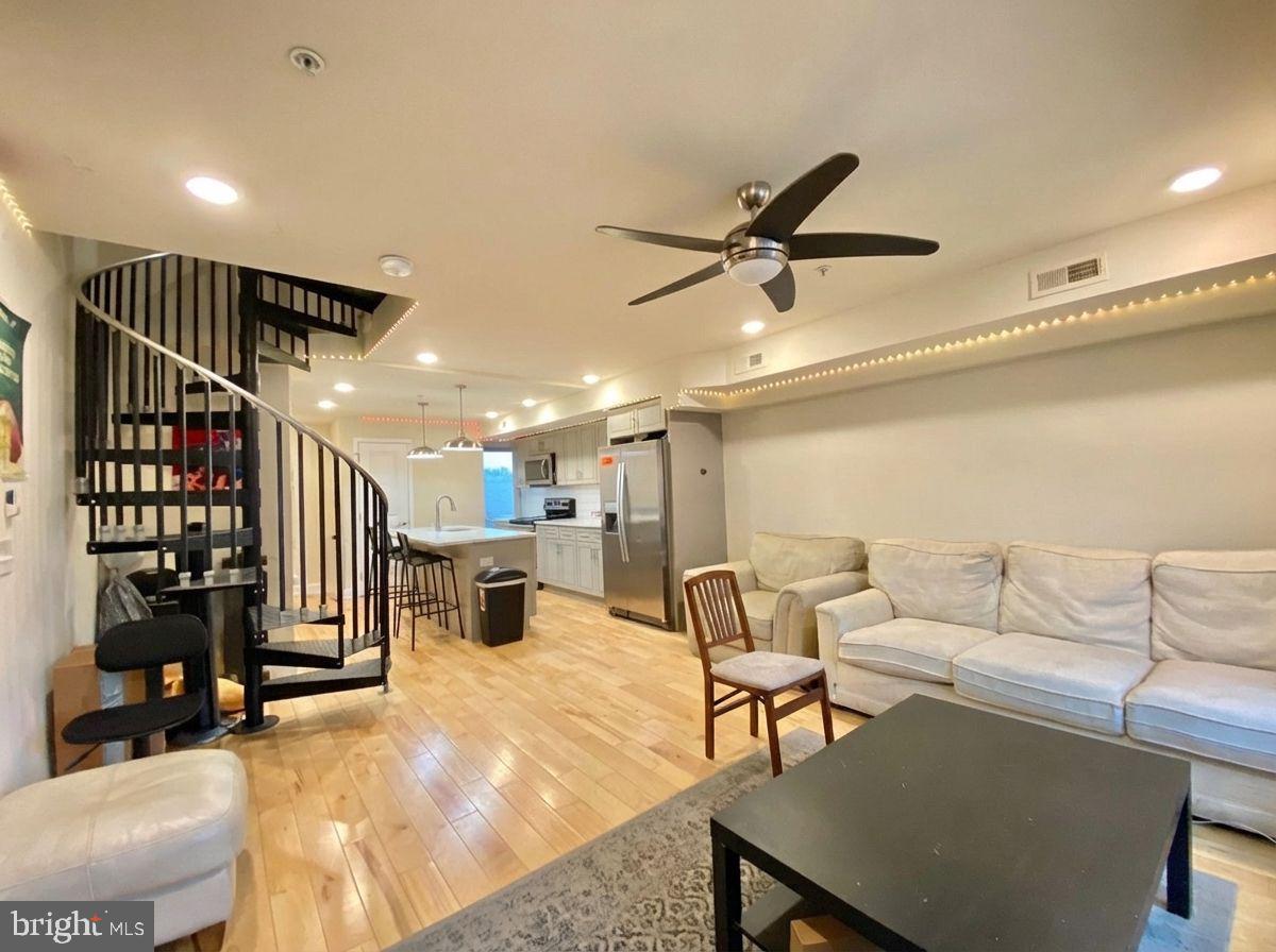 1950 N GRATZ STREET 2F